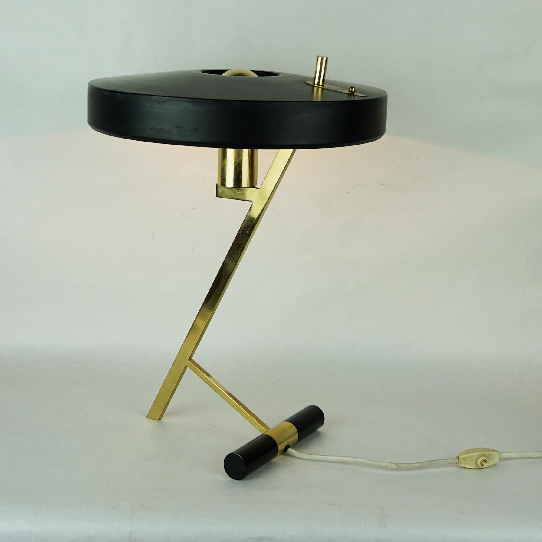 Mid-Century Brass Z Table Lamp by Louis Kalff for Philips Netherlands For Sale 3
