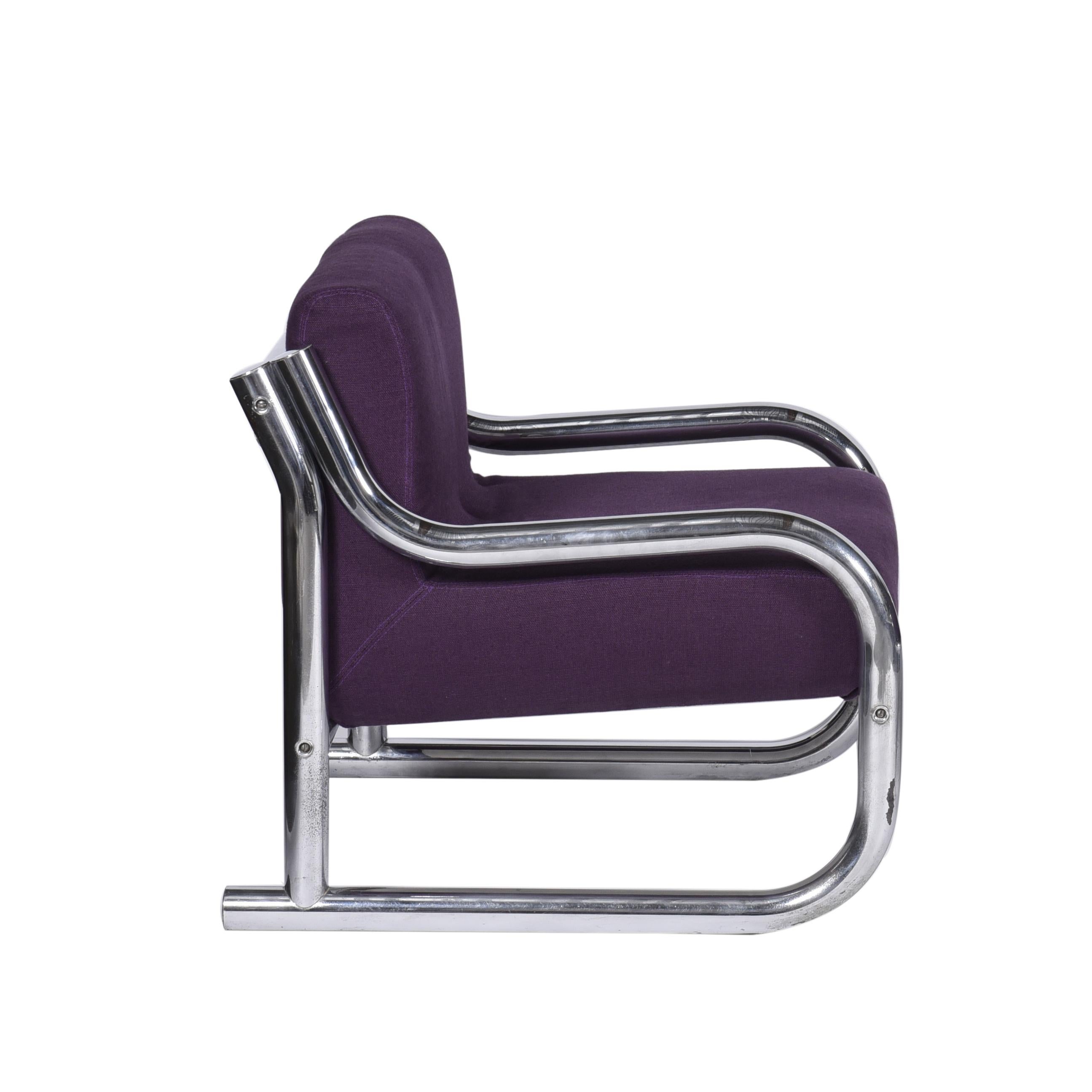 Geraldo de Barros Midcentury Brazilian Armchair in Chromed Tubular Metal, 1960s.

Armchair with chromed tubular structure designed by Geraldo de Barros in the period of existence of Hobjeto, company after Unilabor. We kept the chrome in the original