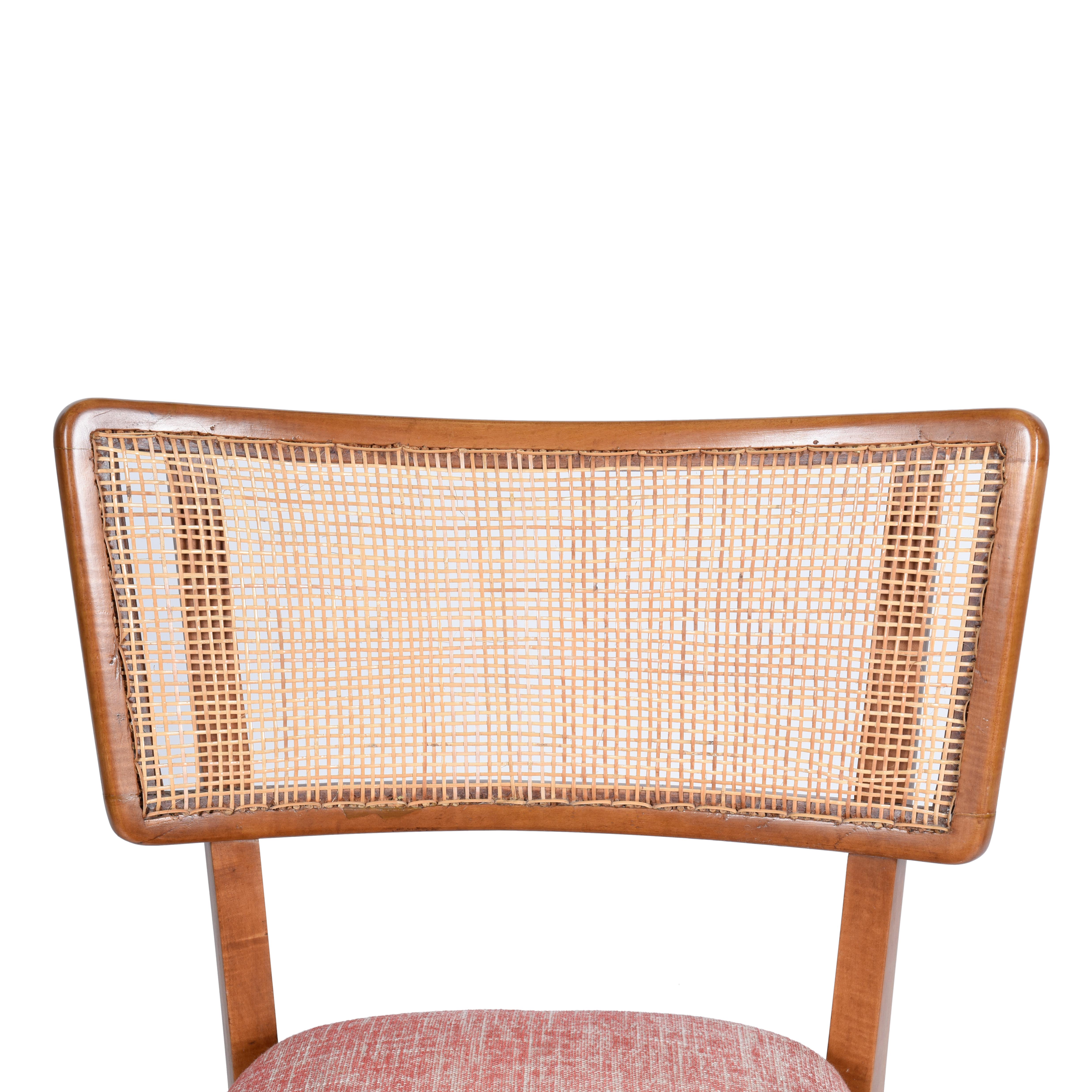 Brésilien Chaise brésilienne du milieu du siècle dernier en bois ivoire et paille, années 1960 en vente