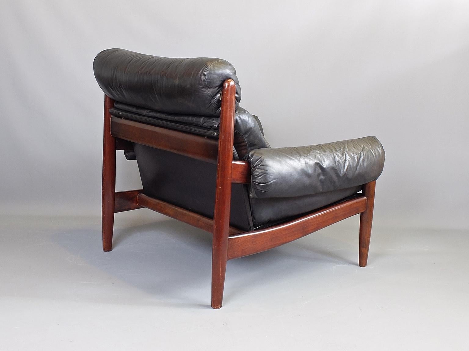 Midcentury Brazilian Leather and Mahogany Armchair In Good Condition In London, GB