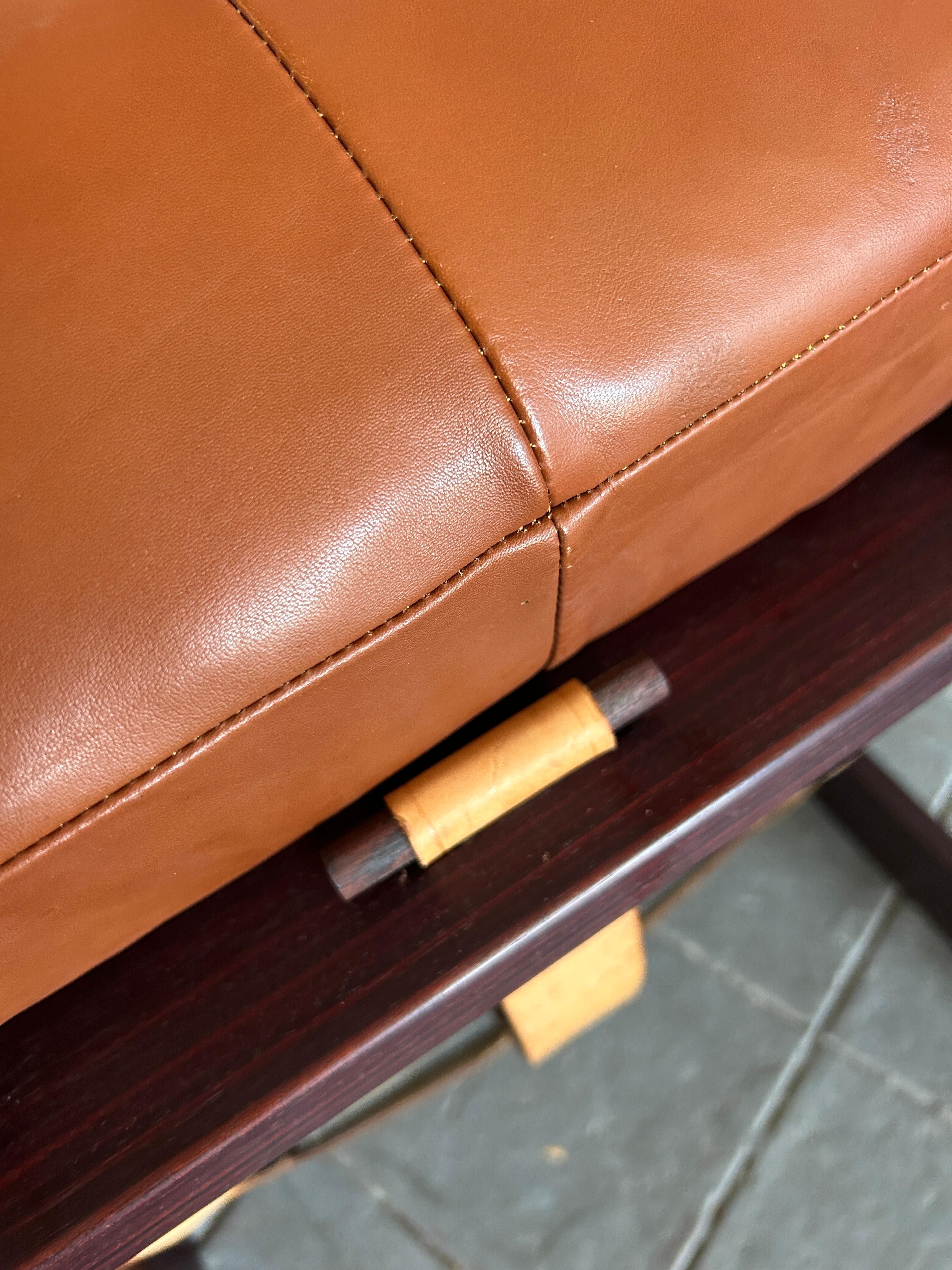 Fauteuil de salon moderne brésilien du milieu du siècle MP-97 en cuir cognac Percival Lafer 4