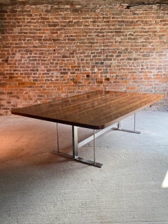 Table de conférence en bois de rose brésilien du milieu du siècle et 12 chaises scandinaves