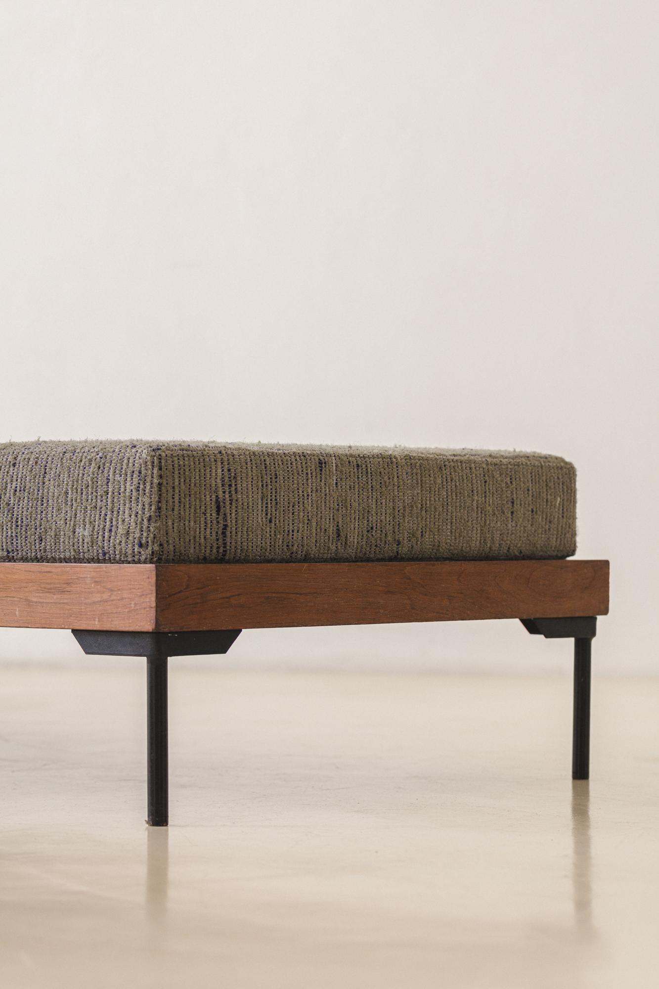 Midcentury Brazilian Rosewood Daybed by Geraldo de Barros, Unilabor, c. 1954 For Sale 1