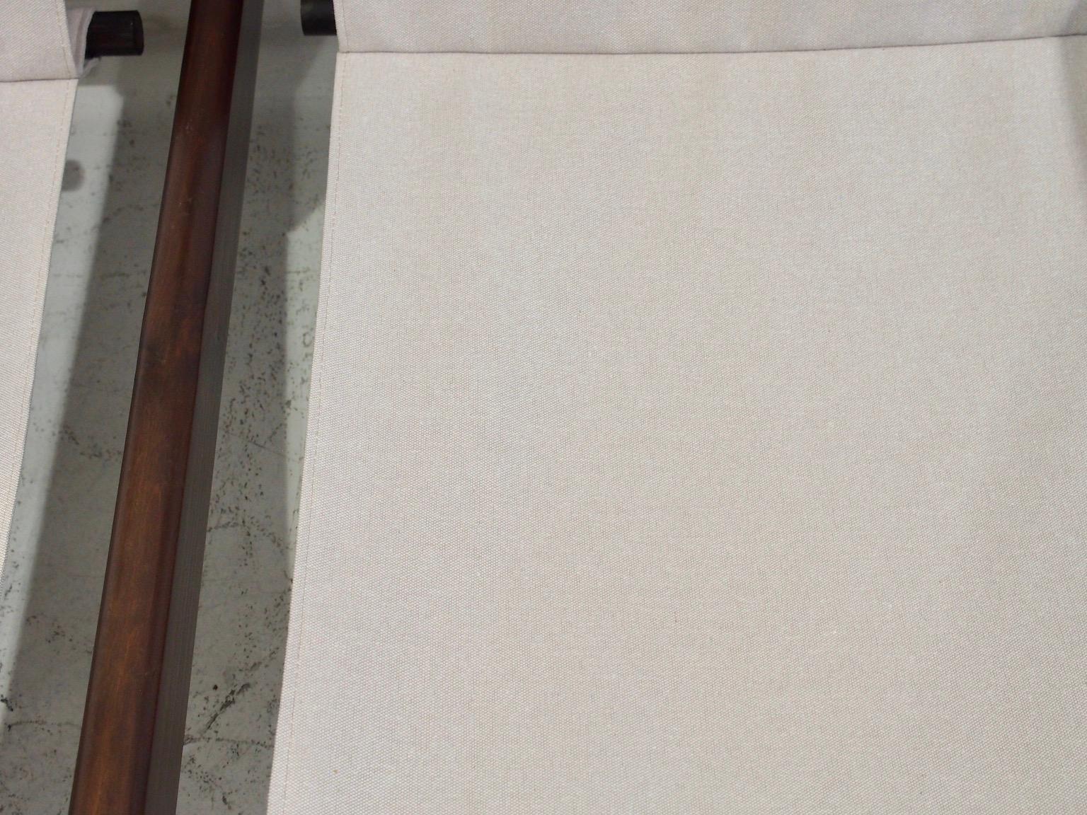 Canapé en noyer brésilien et toile du milieu du siècle Bon état - En vente à Madrid, ES