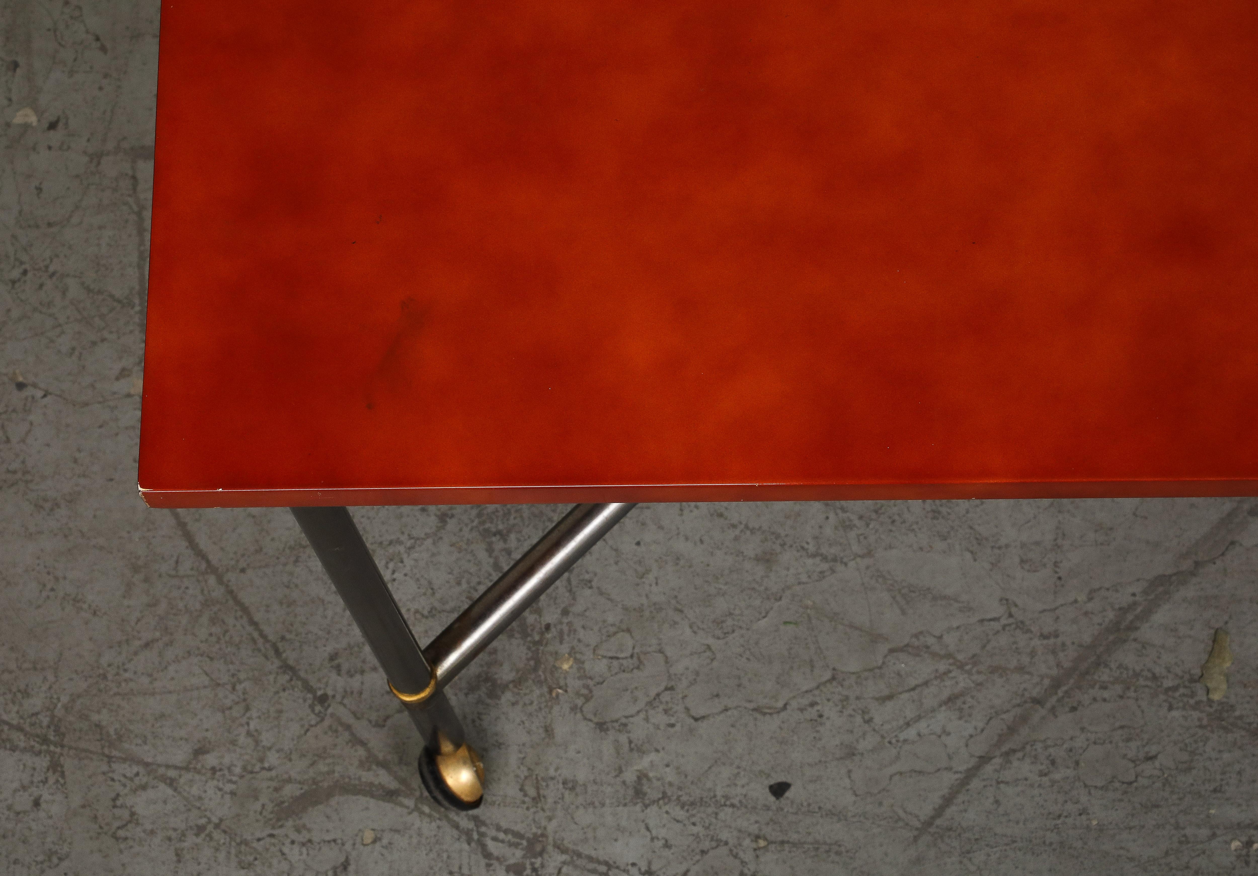 Table de salle à manger 2 pièces à roulettes en bronze et laque rouge du Moyen-Âge en vente 11