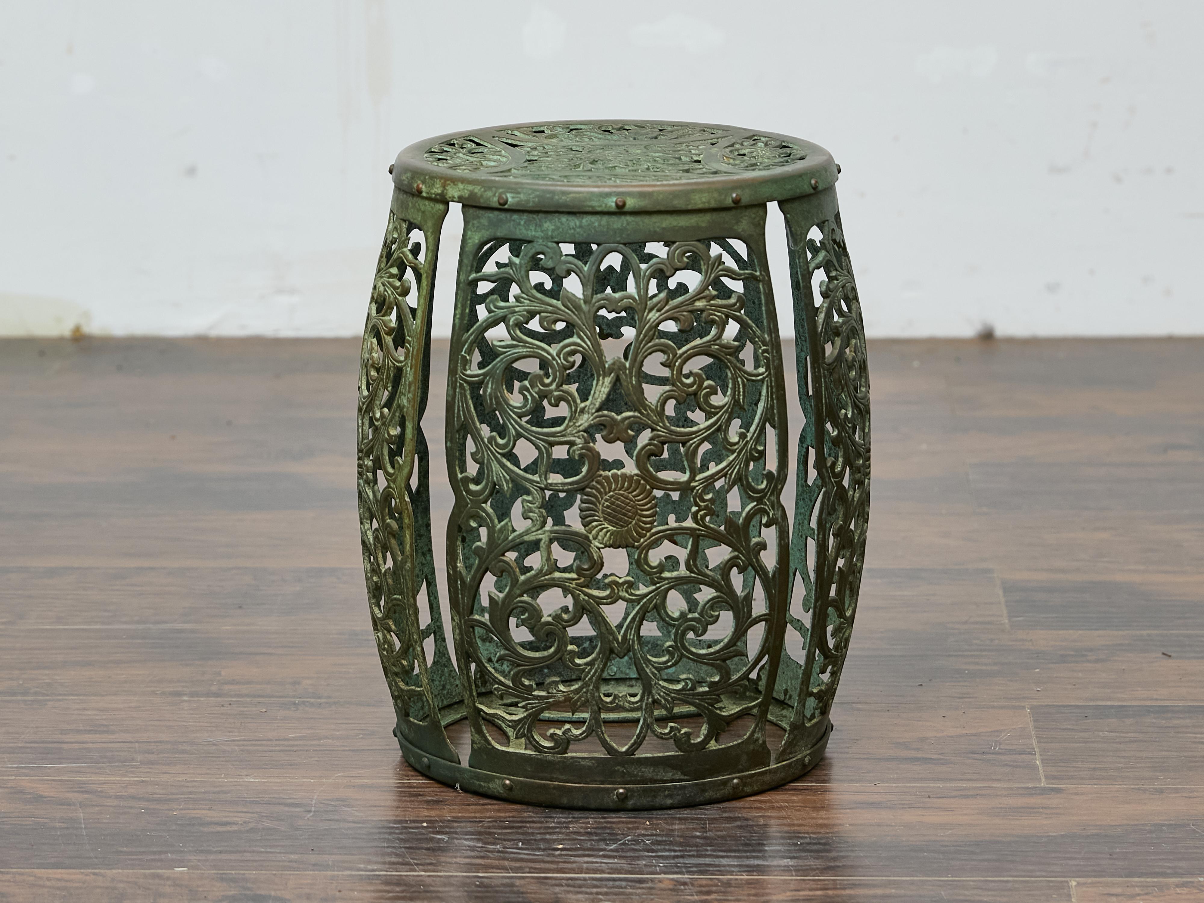 Bronze-Gartensitz aus der Jahrhundertmitte mit durchbrochenem Blattwerk-Design (20. Jahrhundert) im Angebot