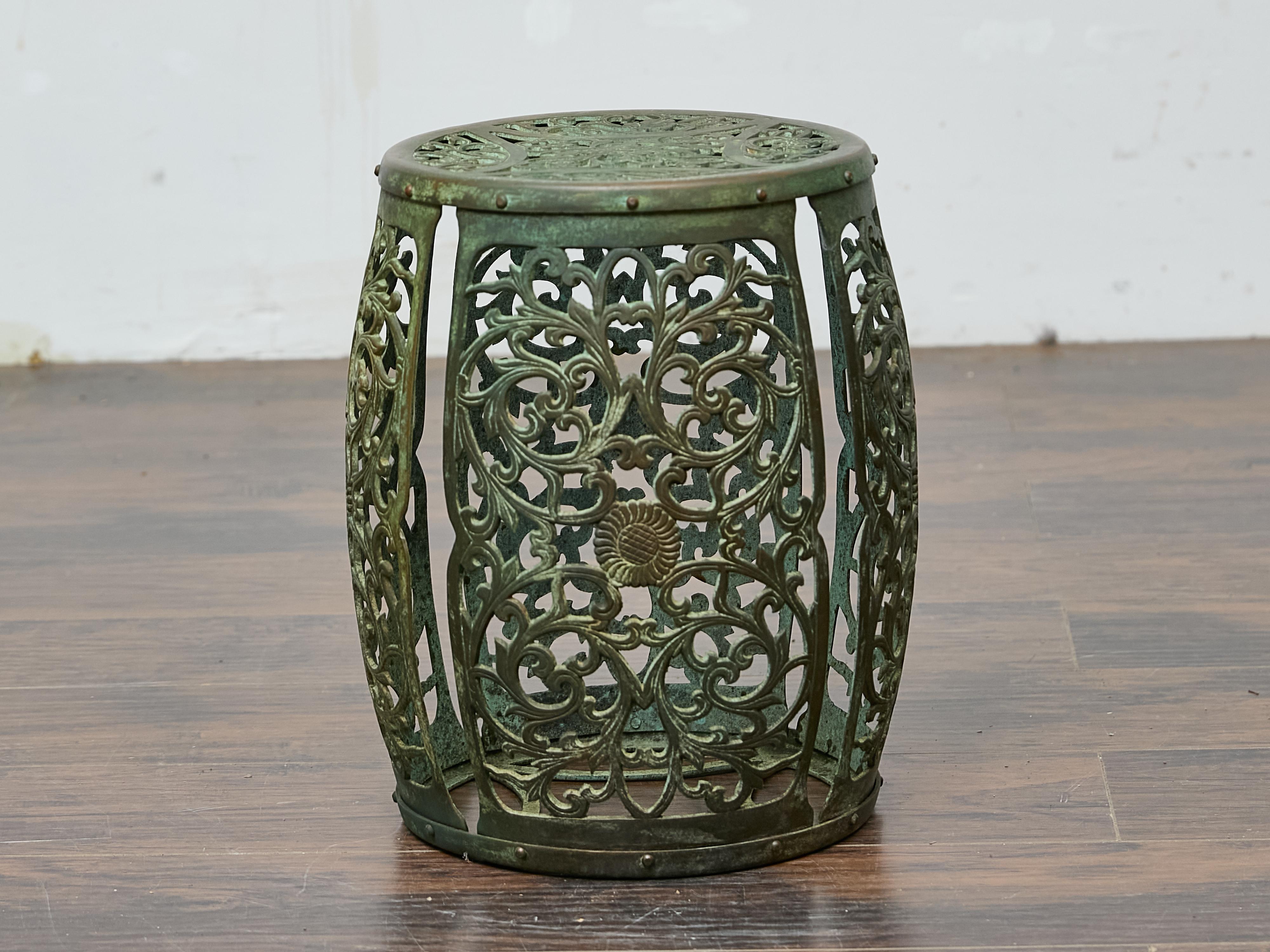 Bronze-Gartensitz aus der Jahrhundertmitte mit durchbrochenem Blattwerk-Design im Angebot 1