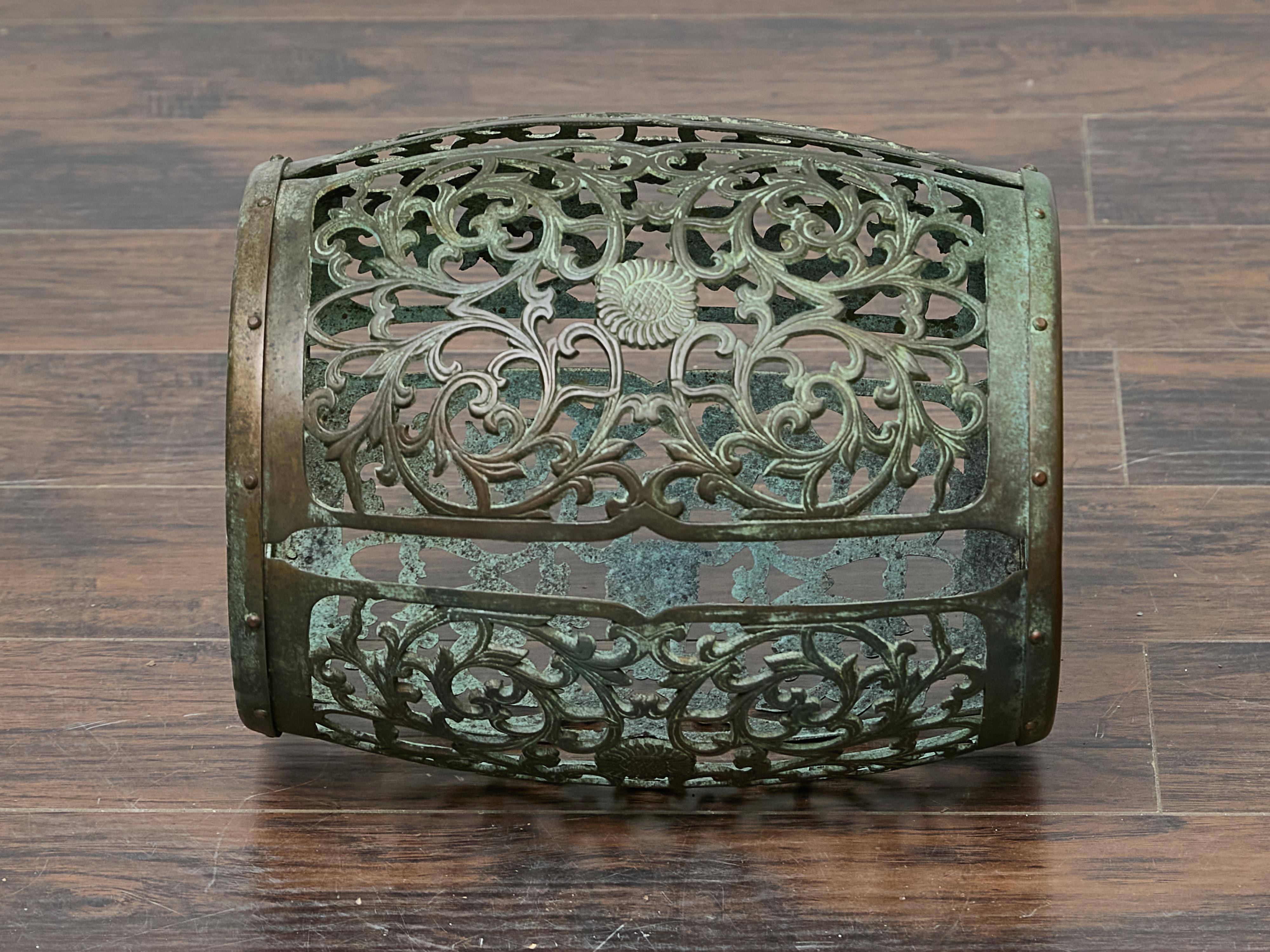 Bronze-Gartensitz aus der Jahrhundertmitte mit durchbrochenem Blattwerk-Design im Angebot 5