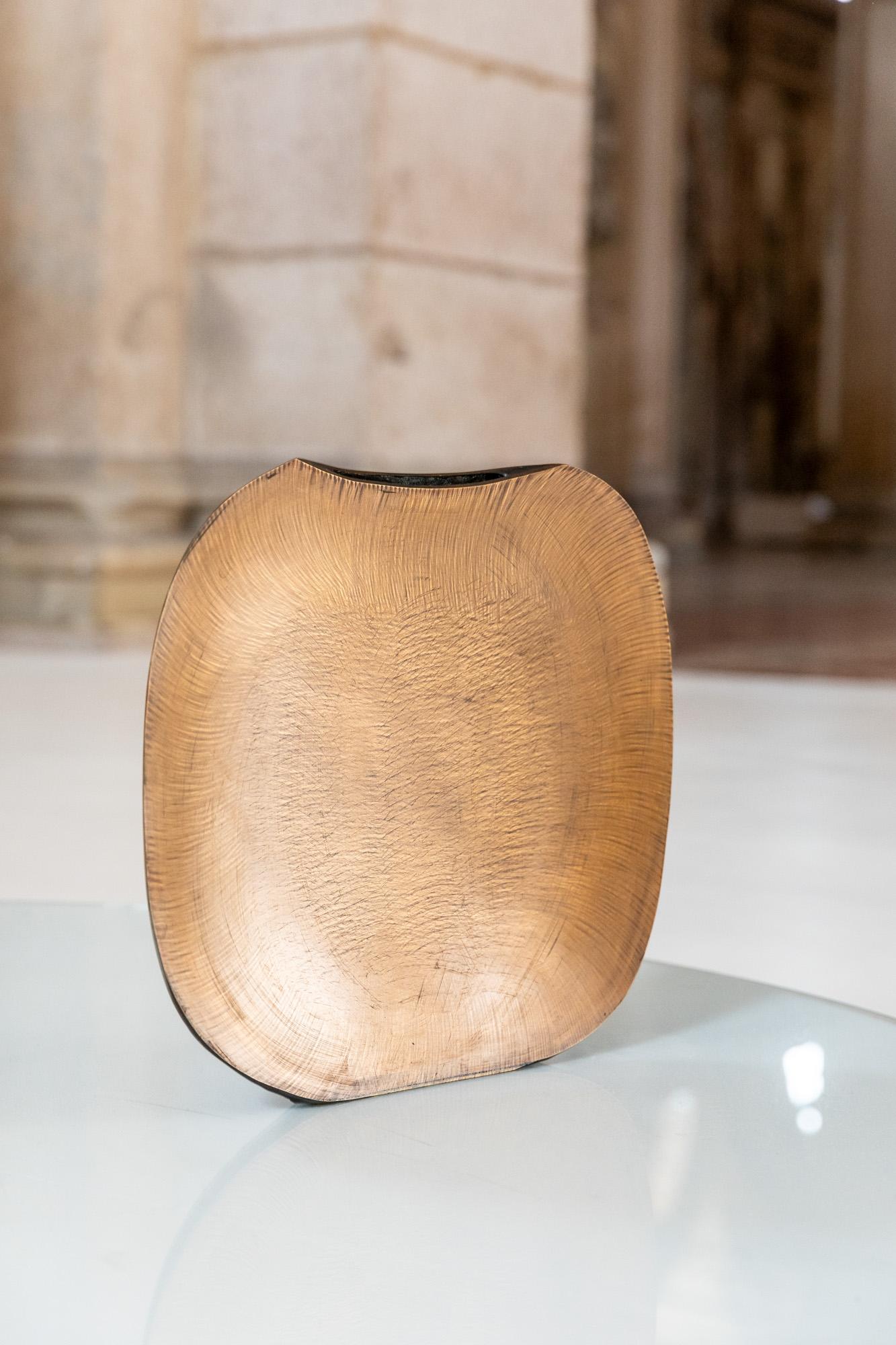 Italian Midcentury bronze vase attributed to Lorenzo Burchiellaro, 1970 ca. For Sale