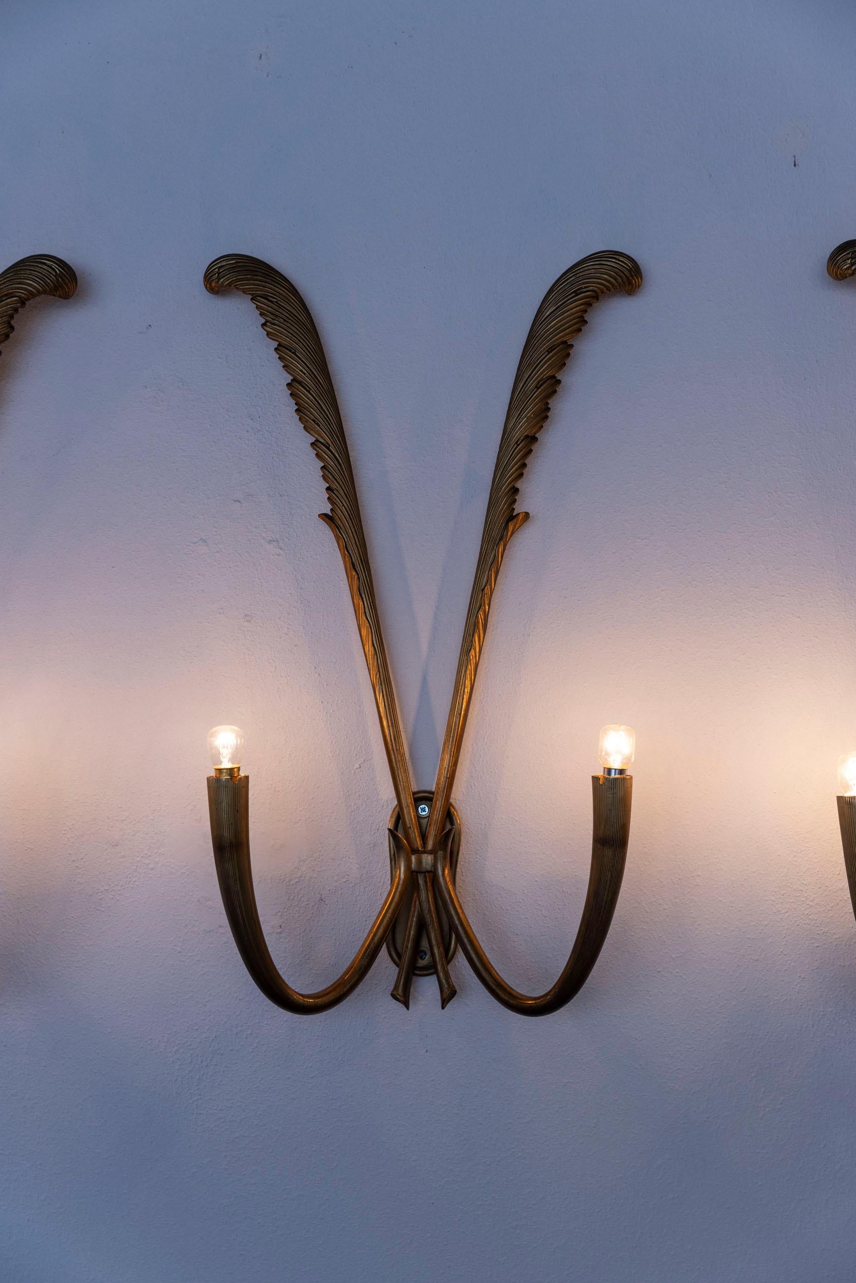 Midcentury bronze wall lights set attributed to Guglielmo Ulrich, Italy 1940 3