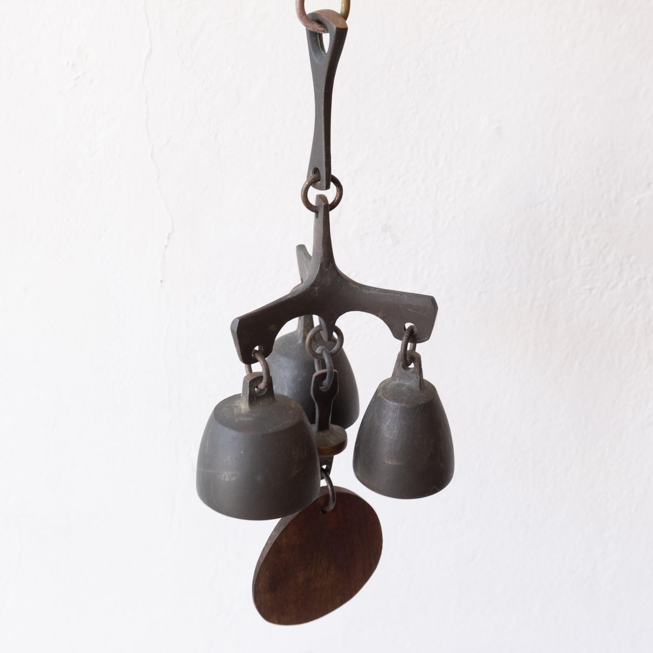 Midcentury Bronze Wind Bell Assembly 1960s In Good Condition For Sale In San Diego, CA