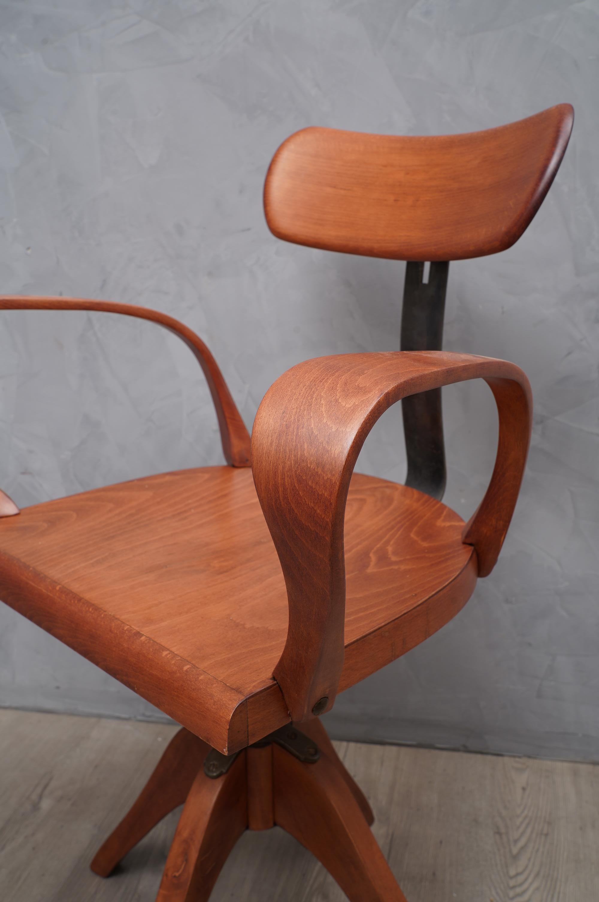 Midcentury Brown Color Italian Swivel Chair, 1960 In Good Condition In Rome, IT