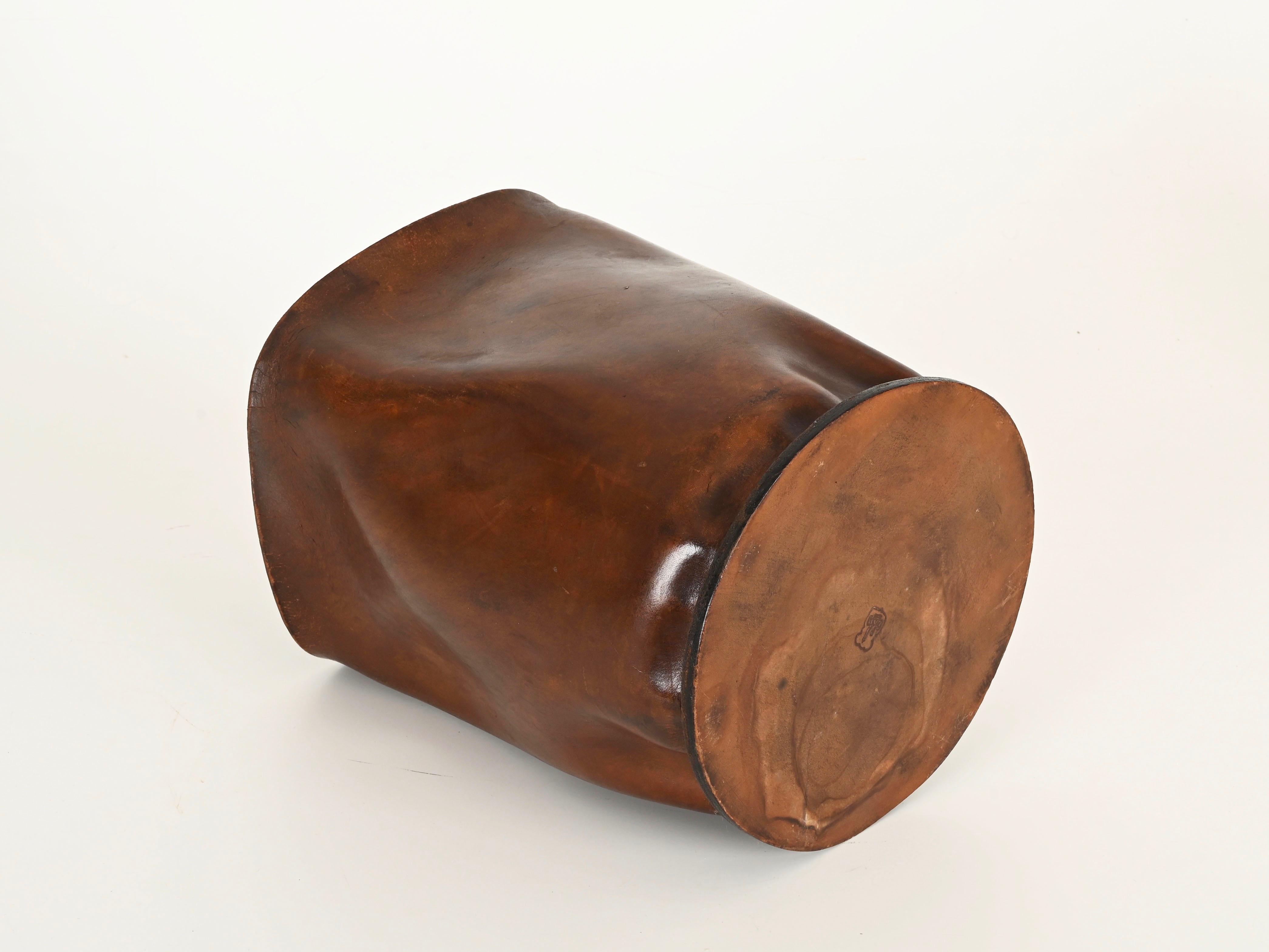 Midcentury Brown Italian Leather Decorative Wastepaper Basket, Nova Tecno, 1950s For Sale 4