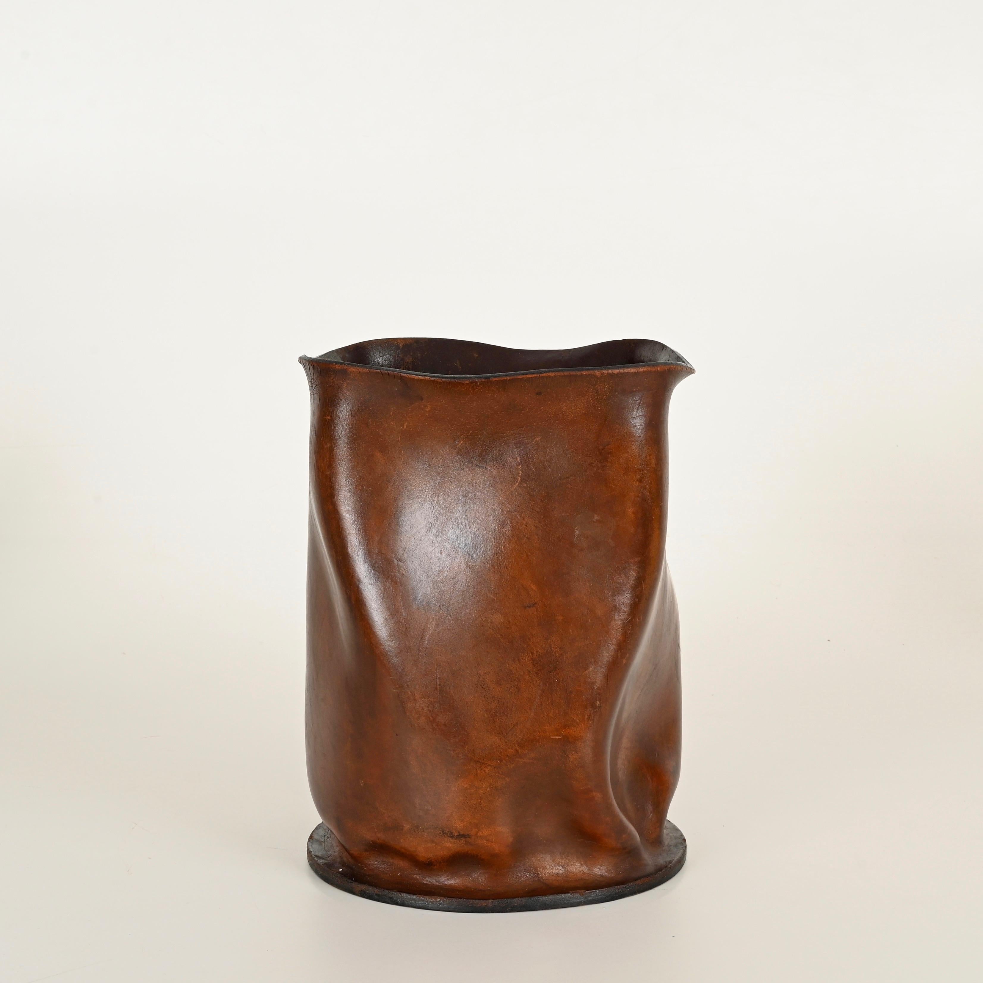 Hand-Crafted Midcentury Brown Italian Leather Decorative Wastepaper Basket, Nova Tecno, 1950s For Sale