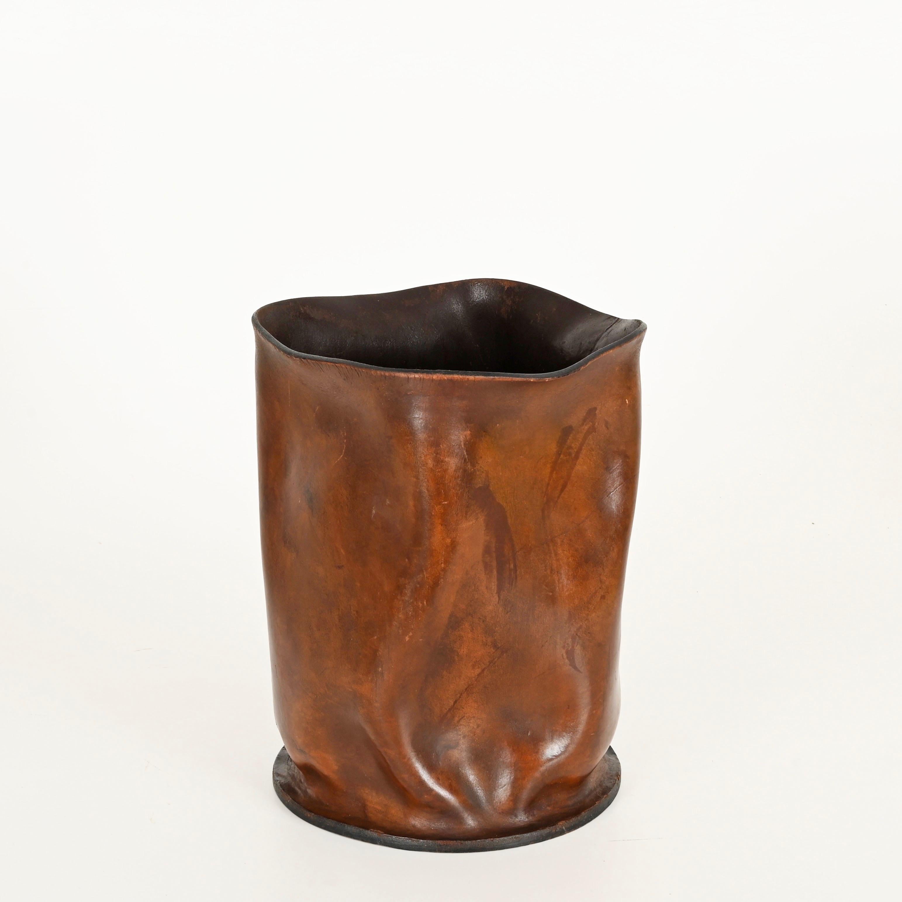 Midcentury Brown Italian Leather Decorative Wastepaper Basket, Nova Tecno, 1950s For Sale 2