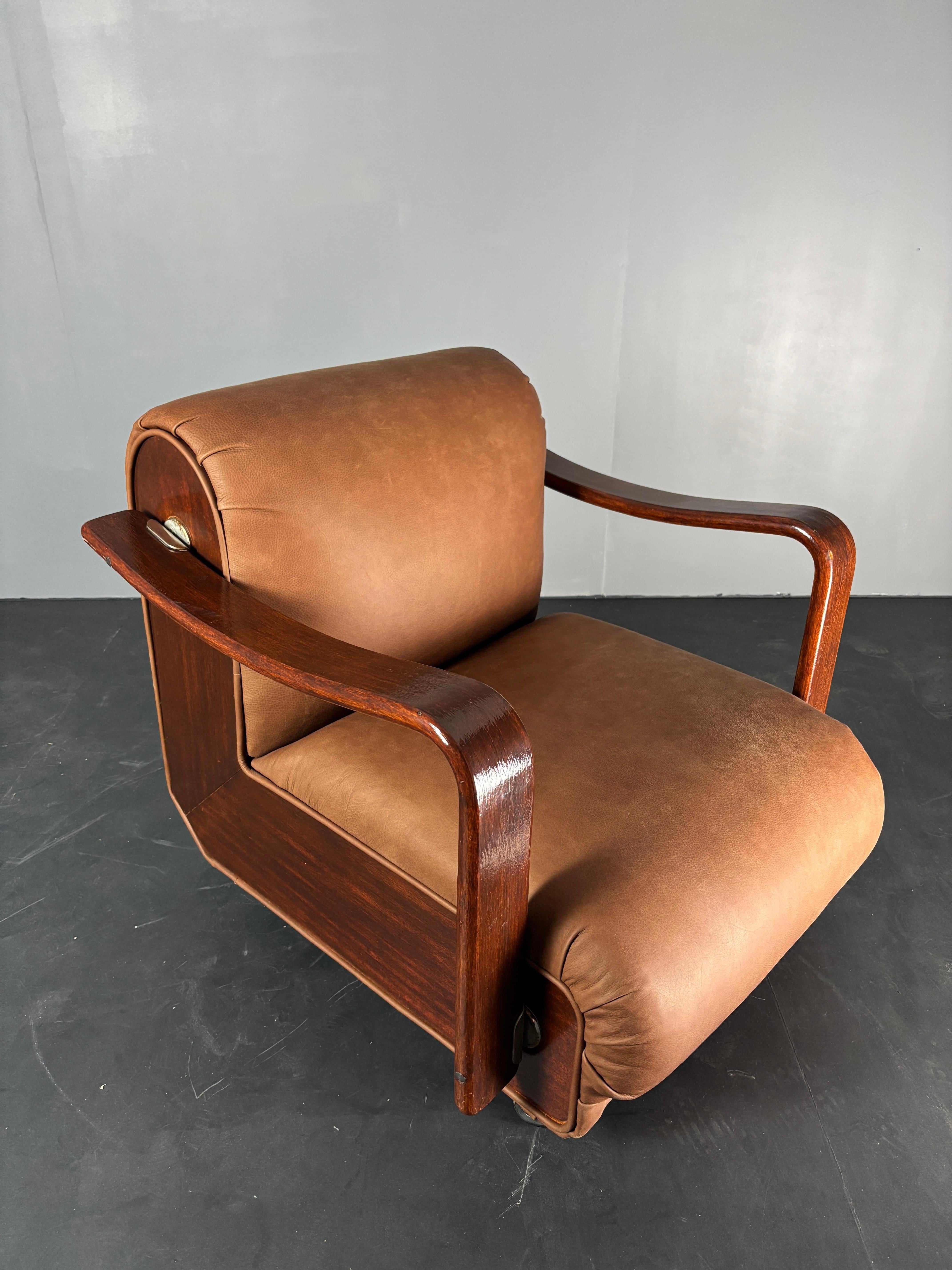 Midcentury brutalist embassy lounge or easy low club chair, 1960s In Good Condition For Sale In Zaandam, NL