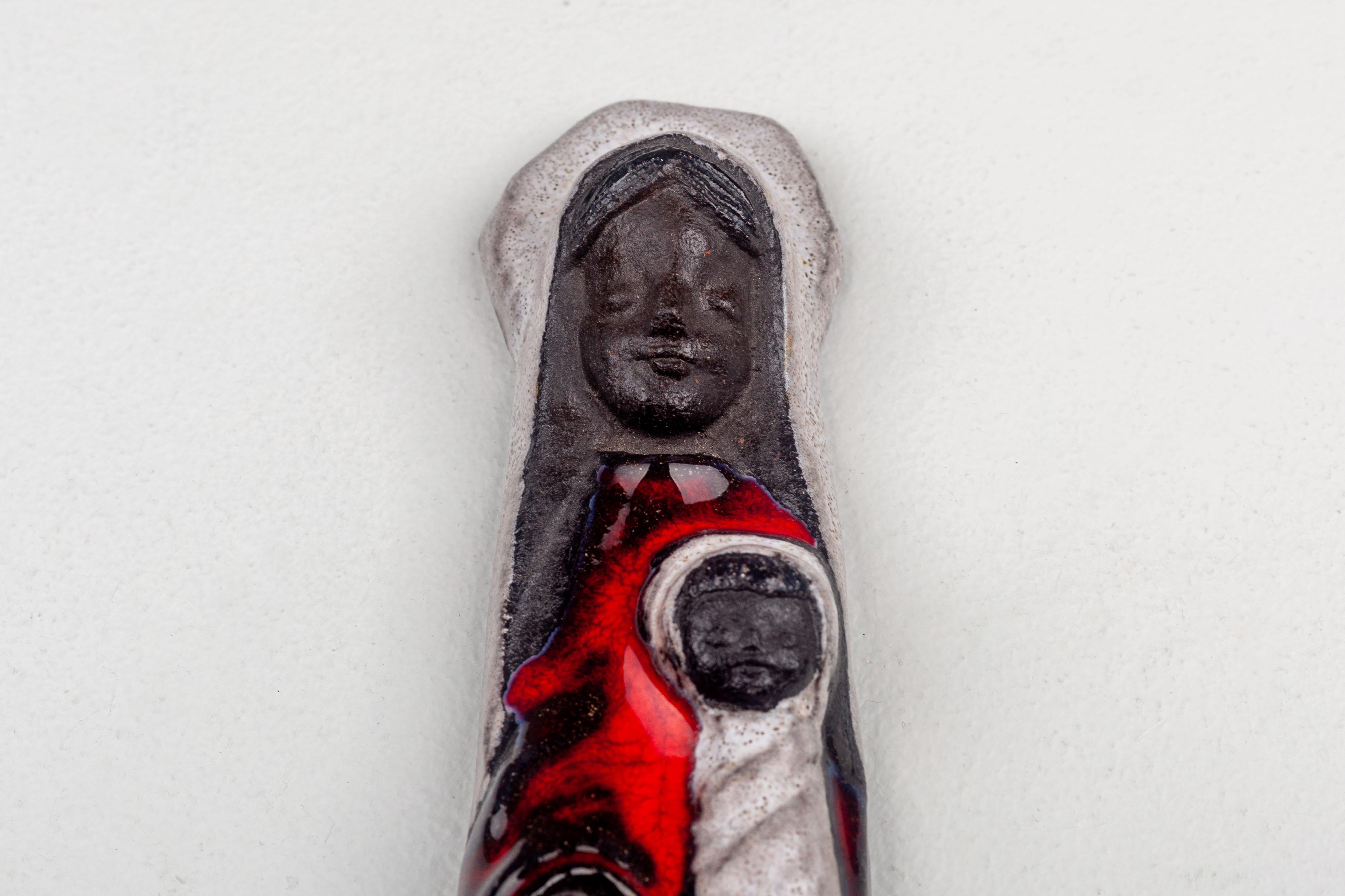 Midcentury Brutalist Virgin Mary & Child Jesus, Handmade Studio Pottery, Europe For Sale 3