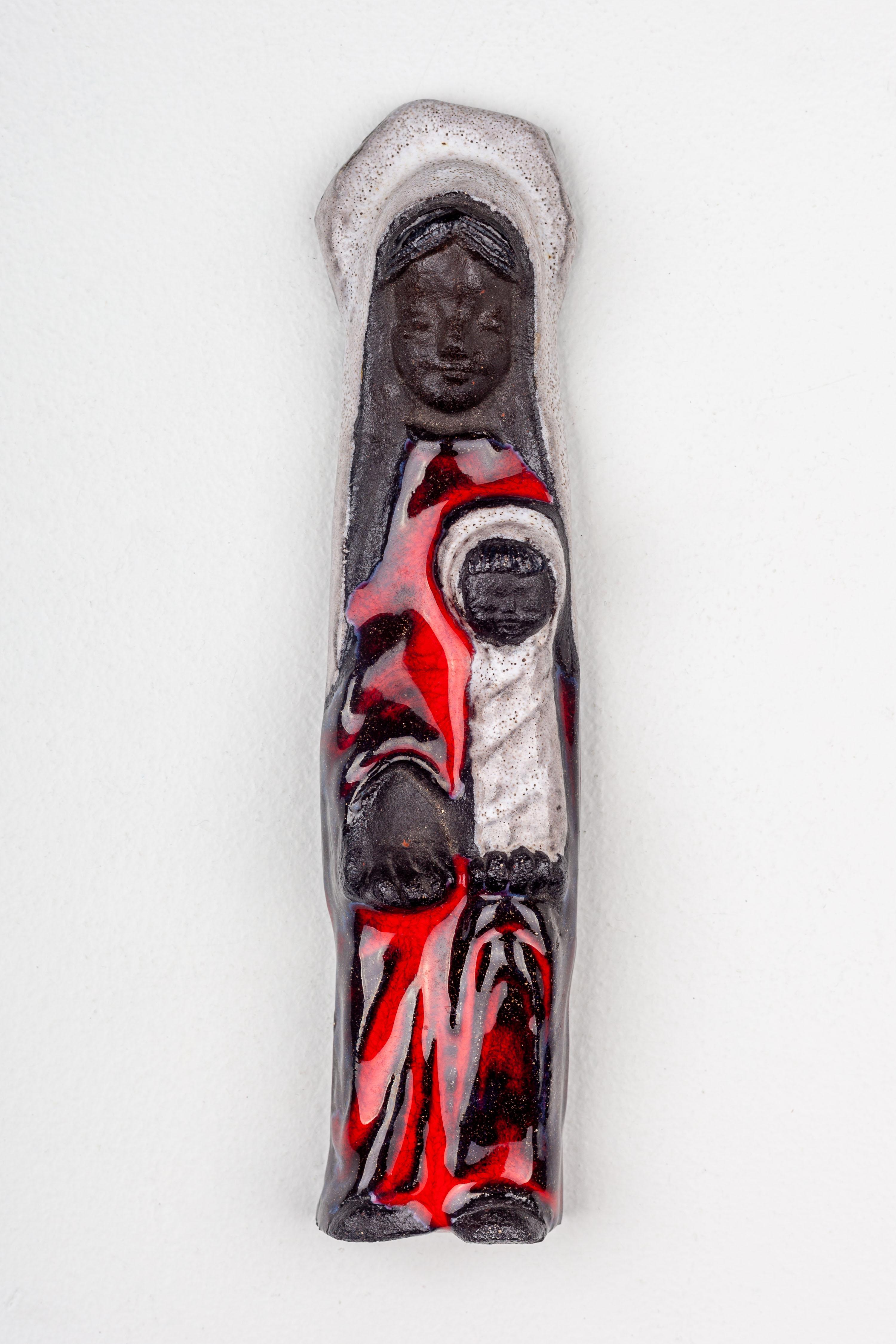 Midcentury Brutalist Virgin Mary & Child Jesus, Handmade Studio Pottery, Europe For Sale 6