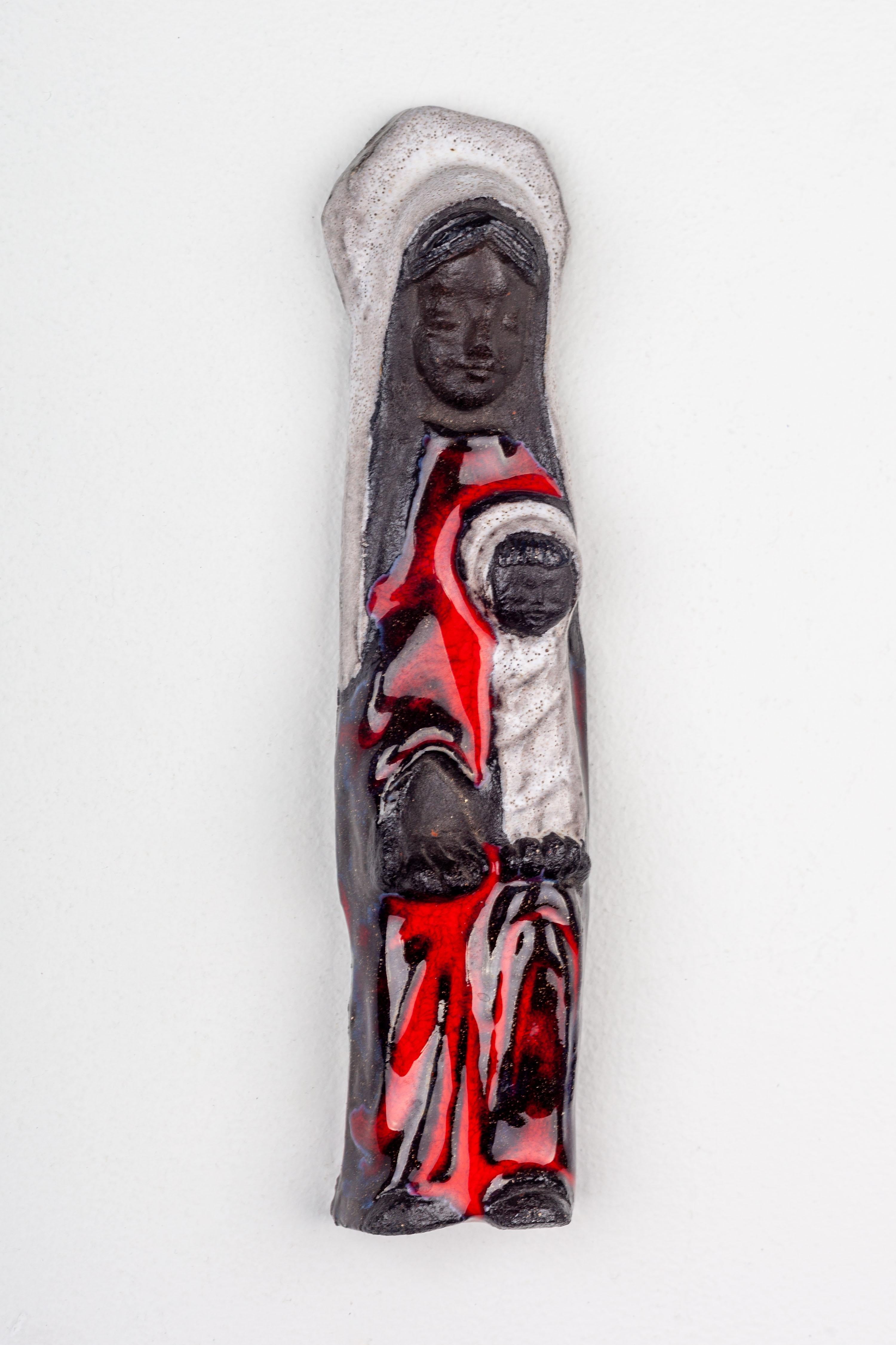 Midcentury Brutalist Virgin Mary & Child Jesus, Handmade Studio Pottery, Europe For Sale 7