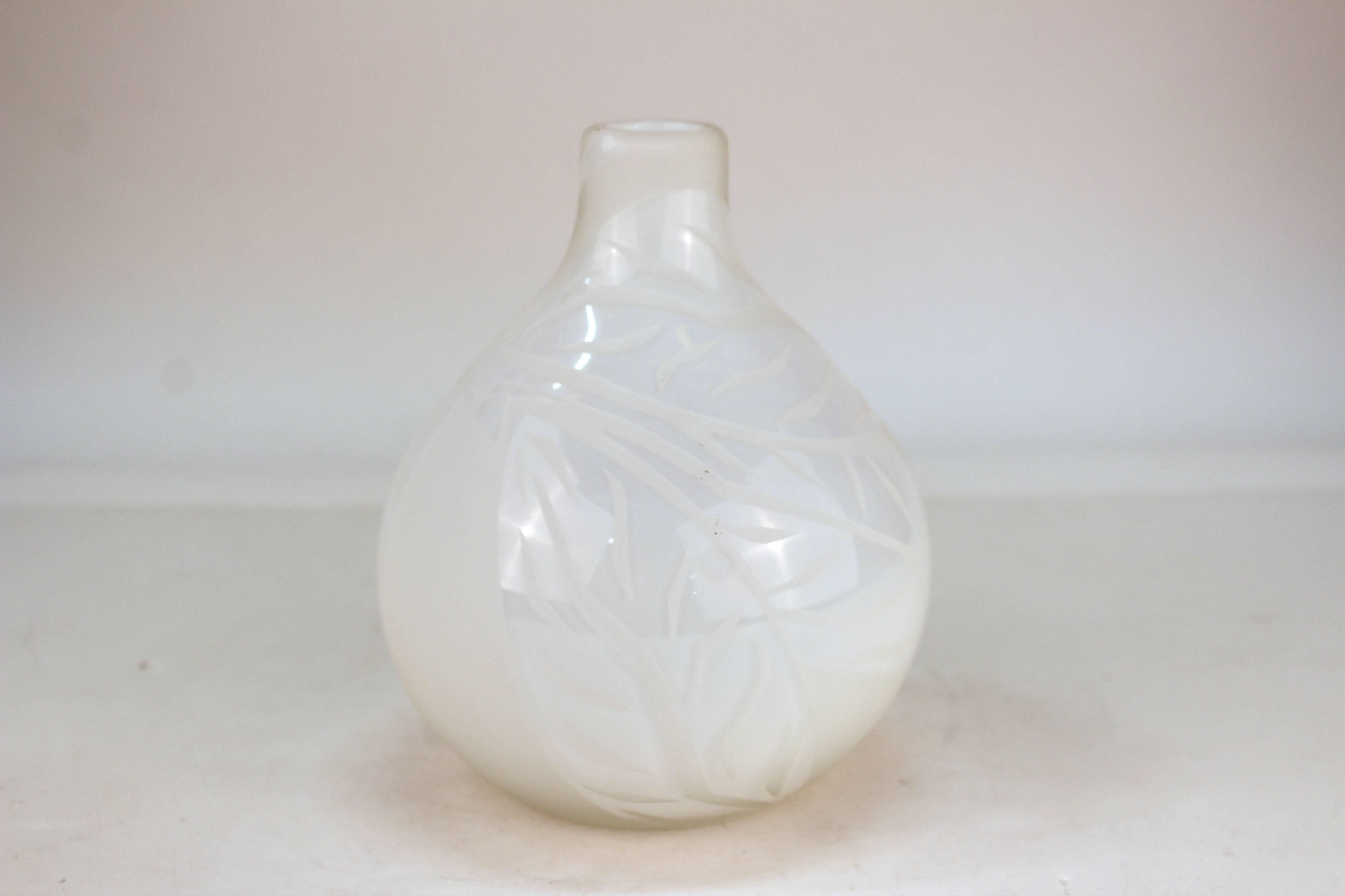 Midcentury Bulb Vase in White Glass with Leaf Pattern In Excellent Condition In Astoria, NY