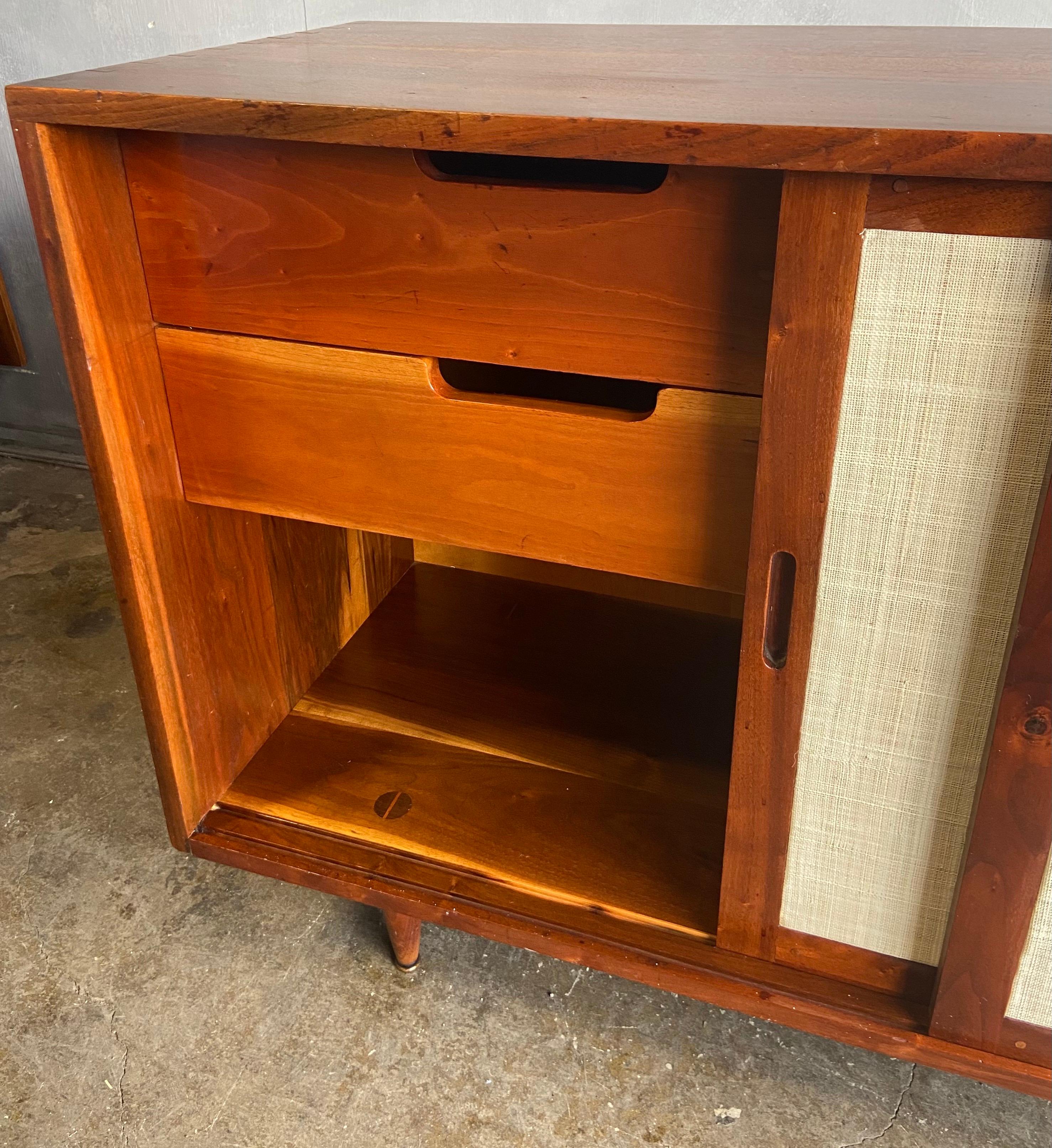 Midcentury Cabinet by Phillip Lloyd Powell 6