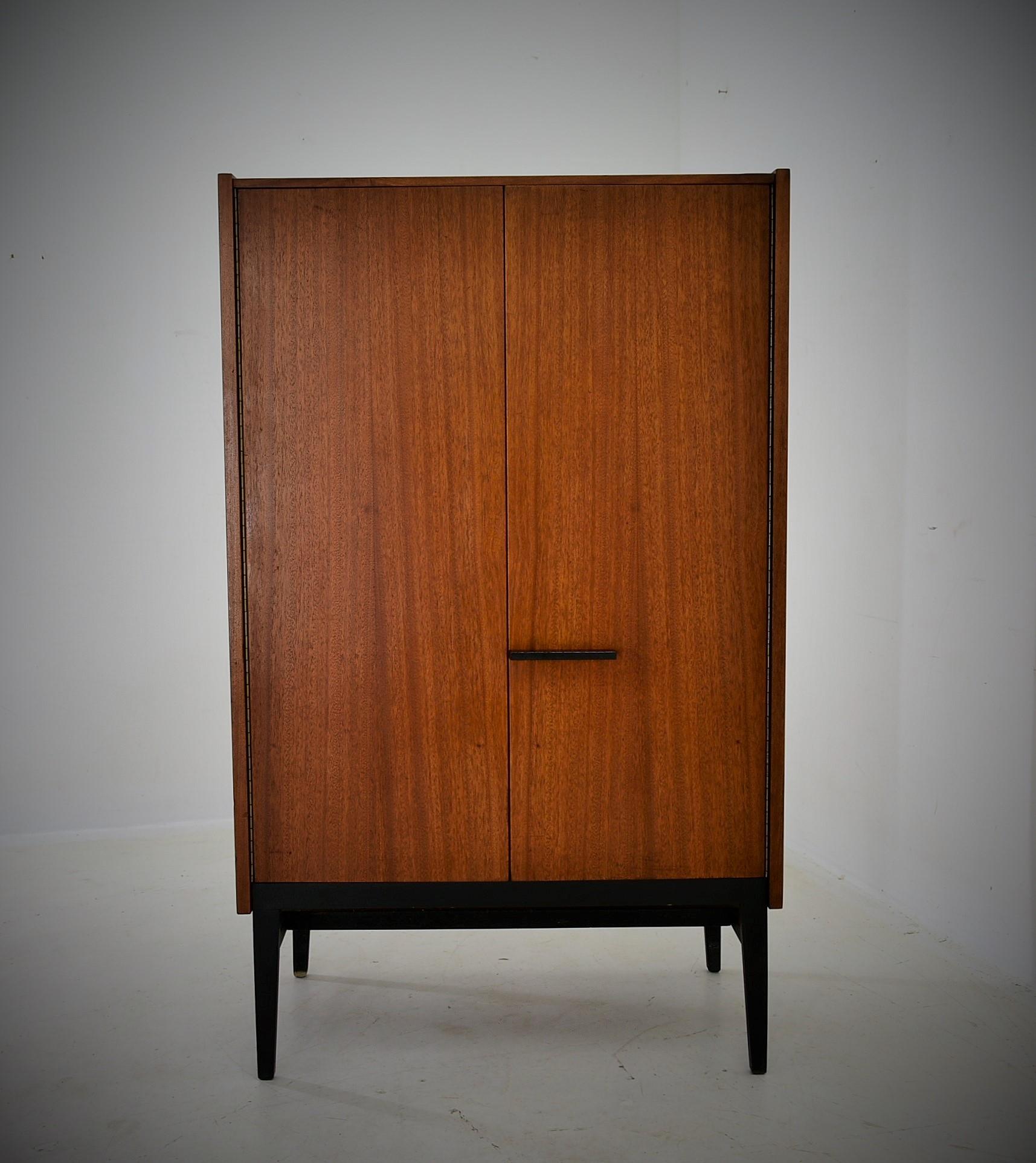 Midcentury Schrank oder Highboard von František Mezulánik für UP Závody, 1960er Jahre im Angebot 5