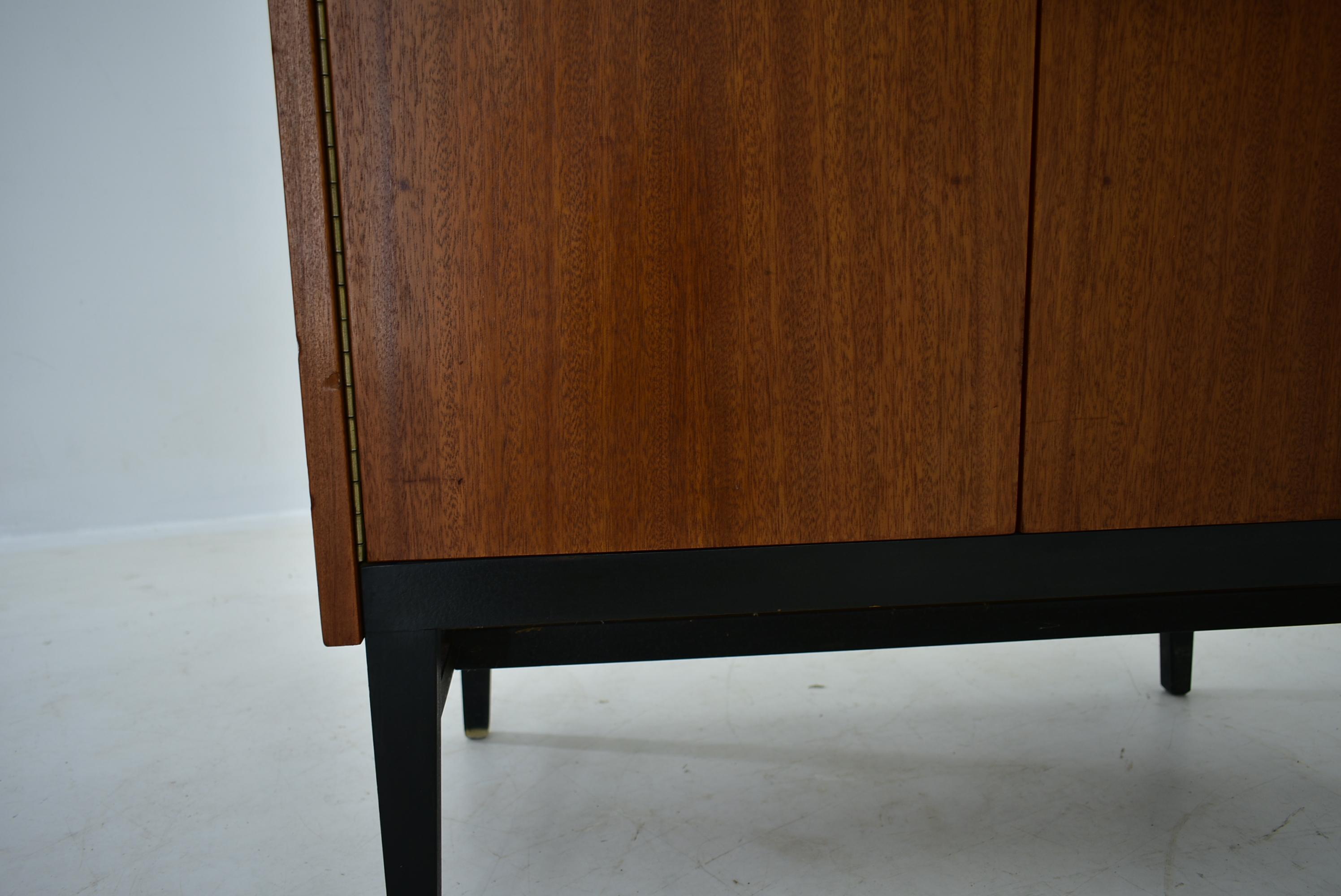 Midcentury Schrank oder Highboard von František Mezulánik für UP Závody, 1960er Jahre im Angebot 1