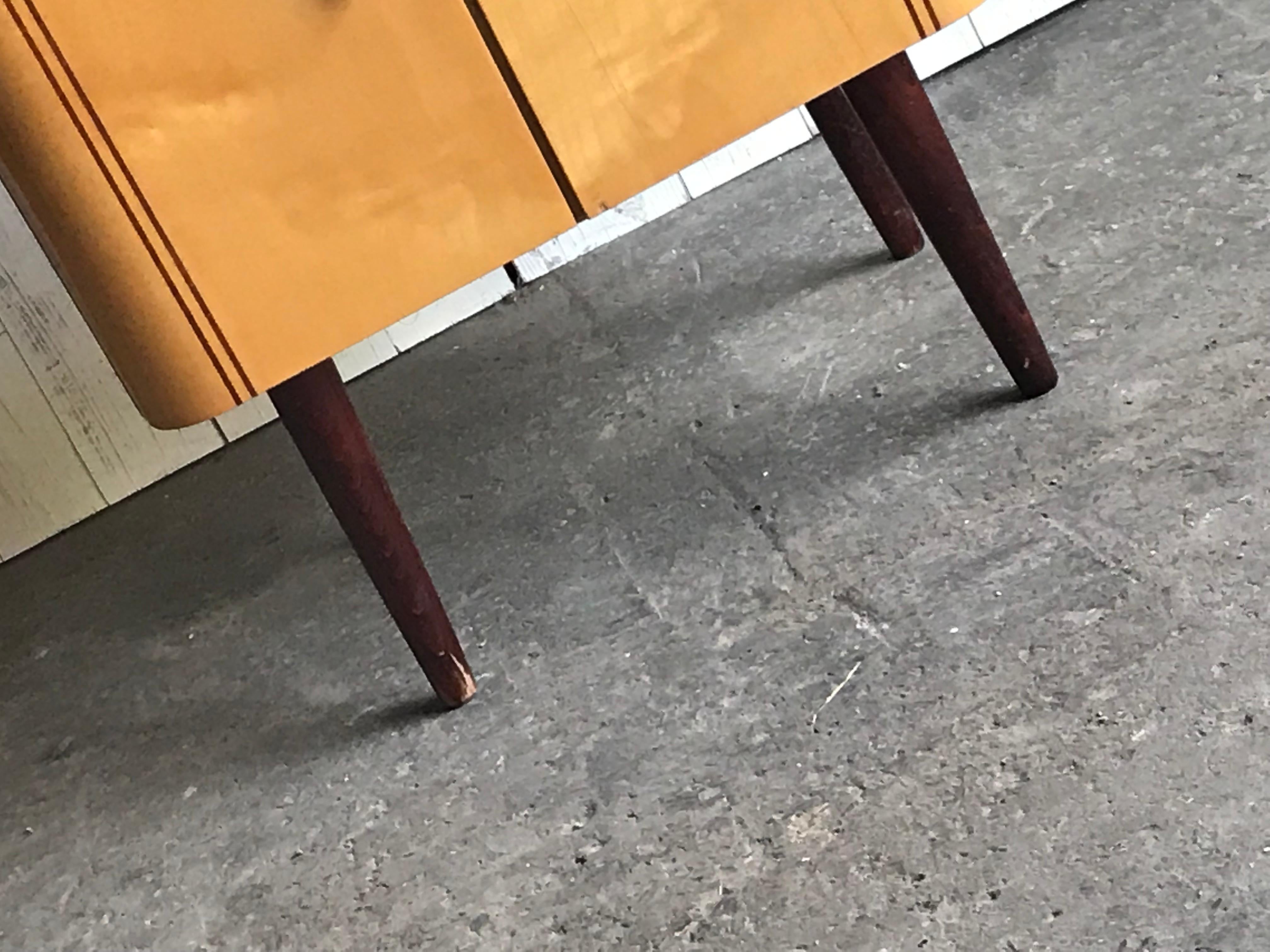 Midcentury Cabinet or  Nightstand ca1960s
Good condition .
Size :56x36x56
