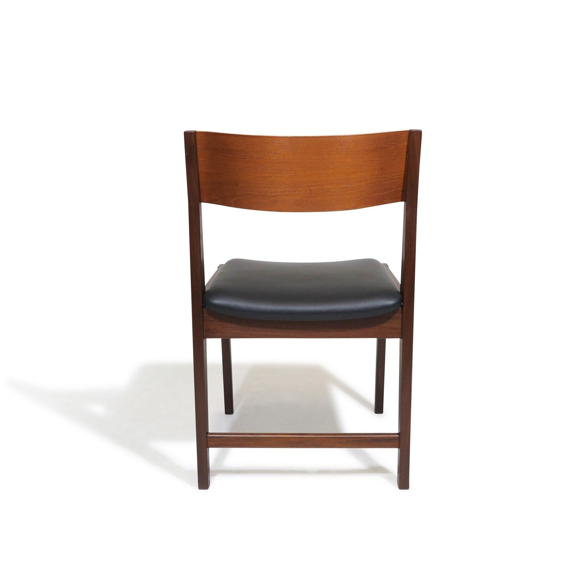 Midcentury CADO Danish Teak Dining Chairs in Black Leather For Sale 4