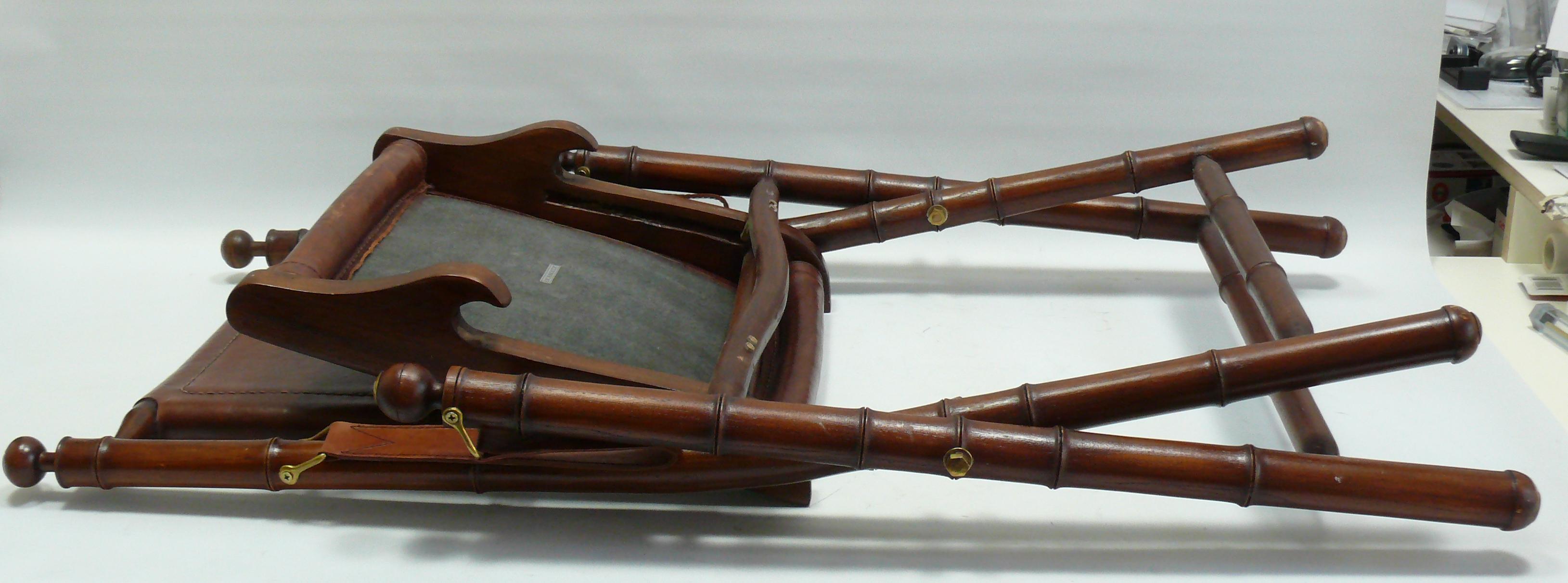 Silla de campaña de mediados de siglo - teca, cuero, latón - estilo colonial en venta 2