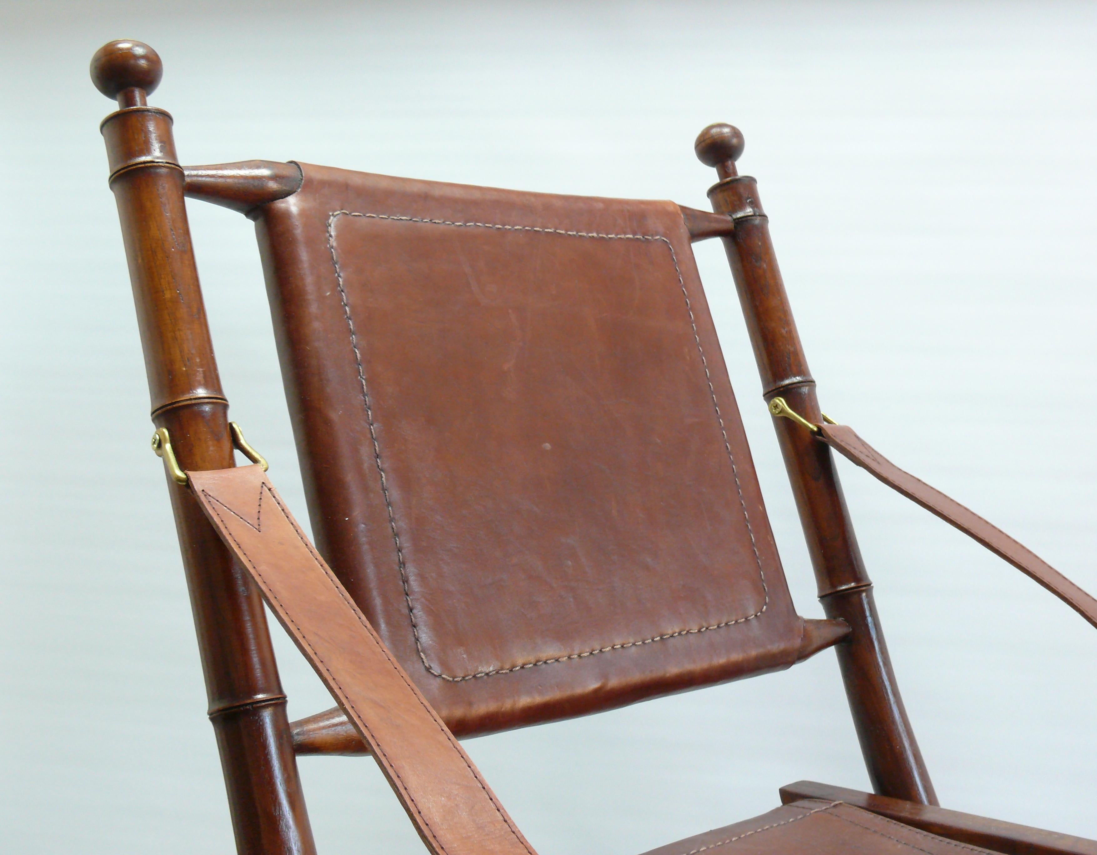 Silla de campaña de mediados de siglo - teca, cuero, latón - estilo colonial en Bueno estado para la venta en Schwerin, MV