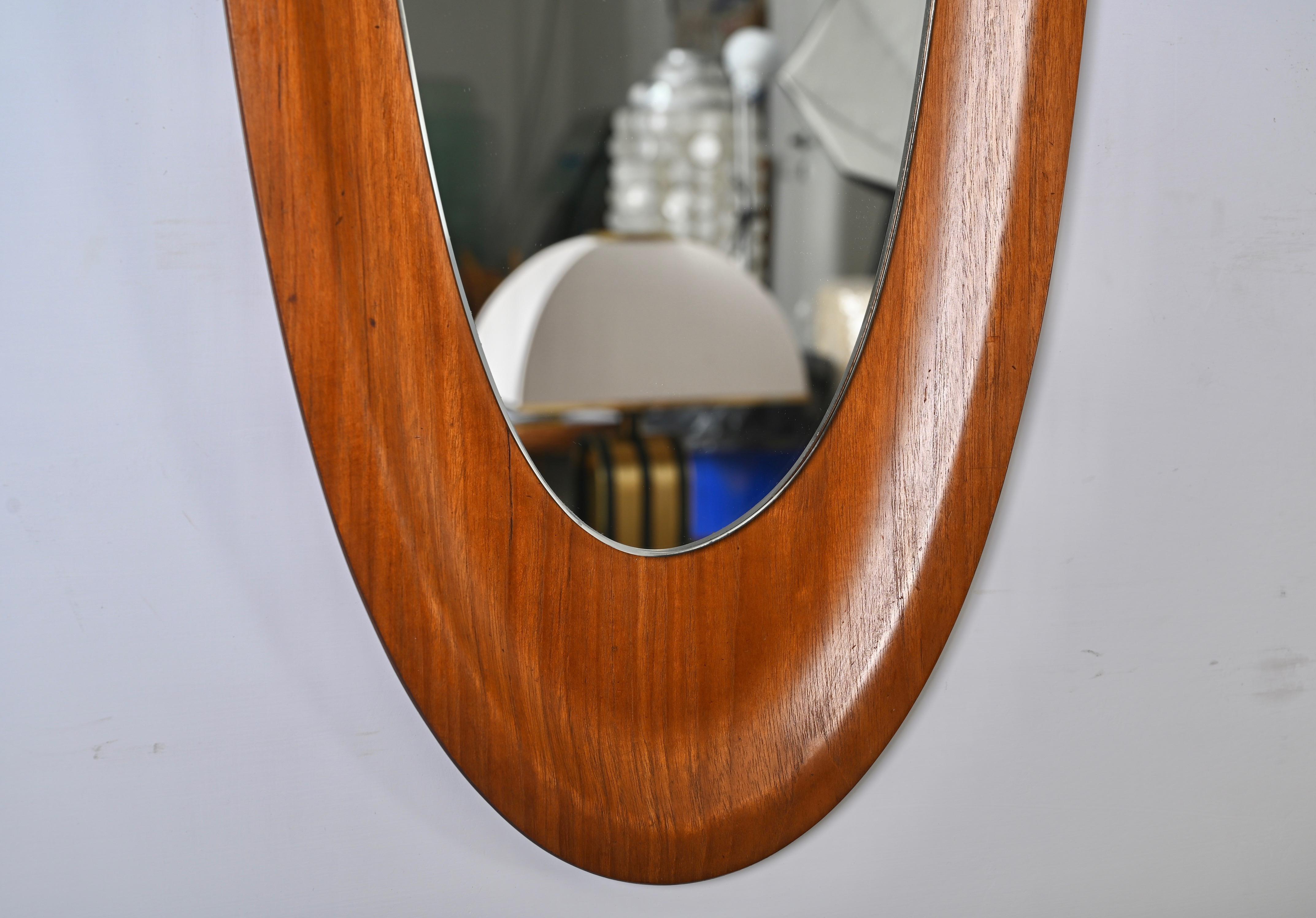 Mid-Century Campo & Graffi Curved Teak Wood Oval Wall Mirror, Italy, 1960s For Sale 1