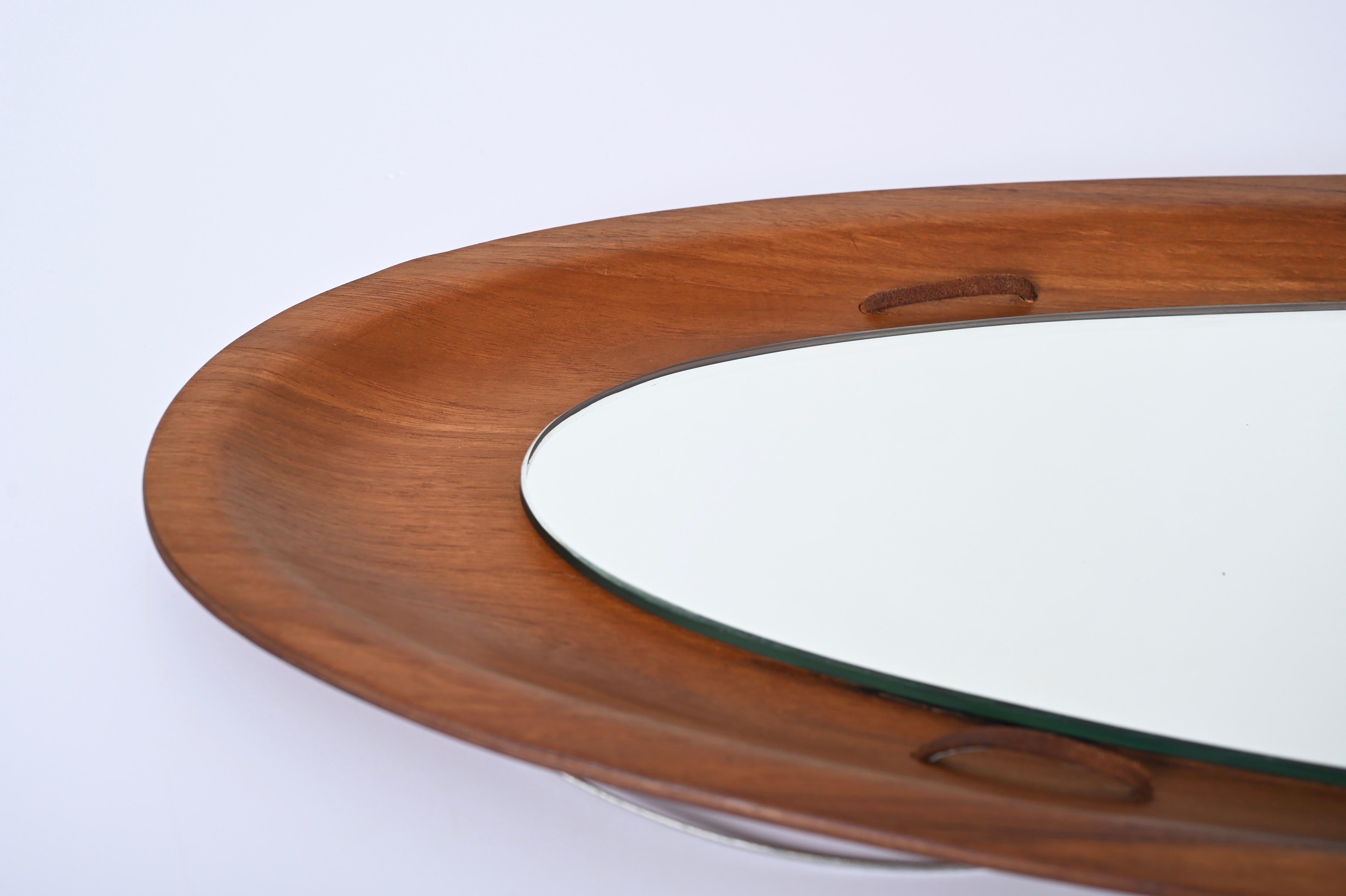 Mid-Century Campo & Graffi Curved Teak Wood Oval Wall Mirror, Italy, 1960s For Sale 4