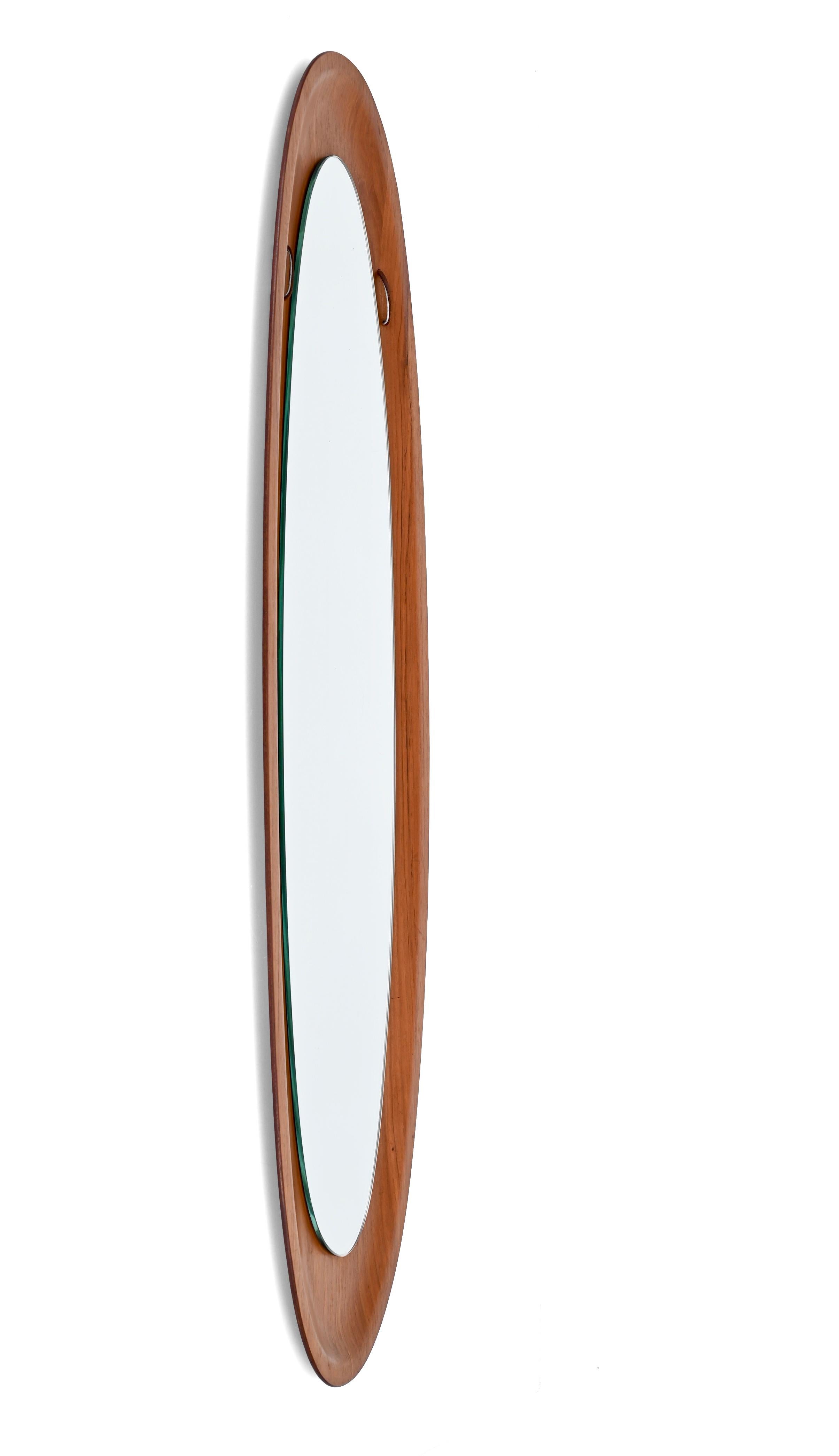 Mid-Century Campo & Graffi Curved Teak Wood Oval Wall Mirror, Italy, 1960s For Sale 5
