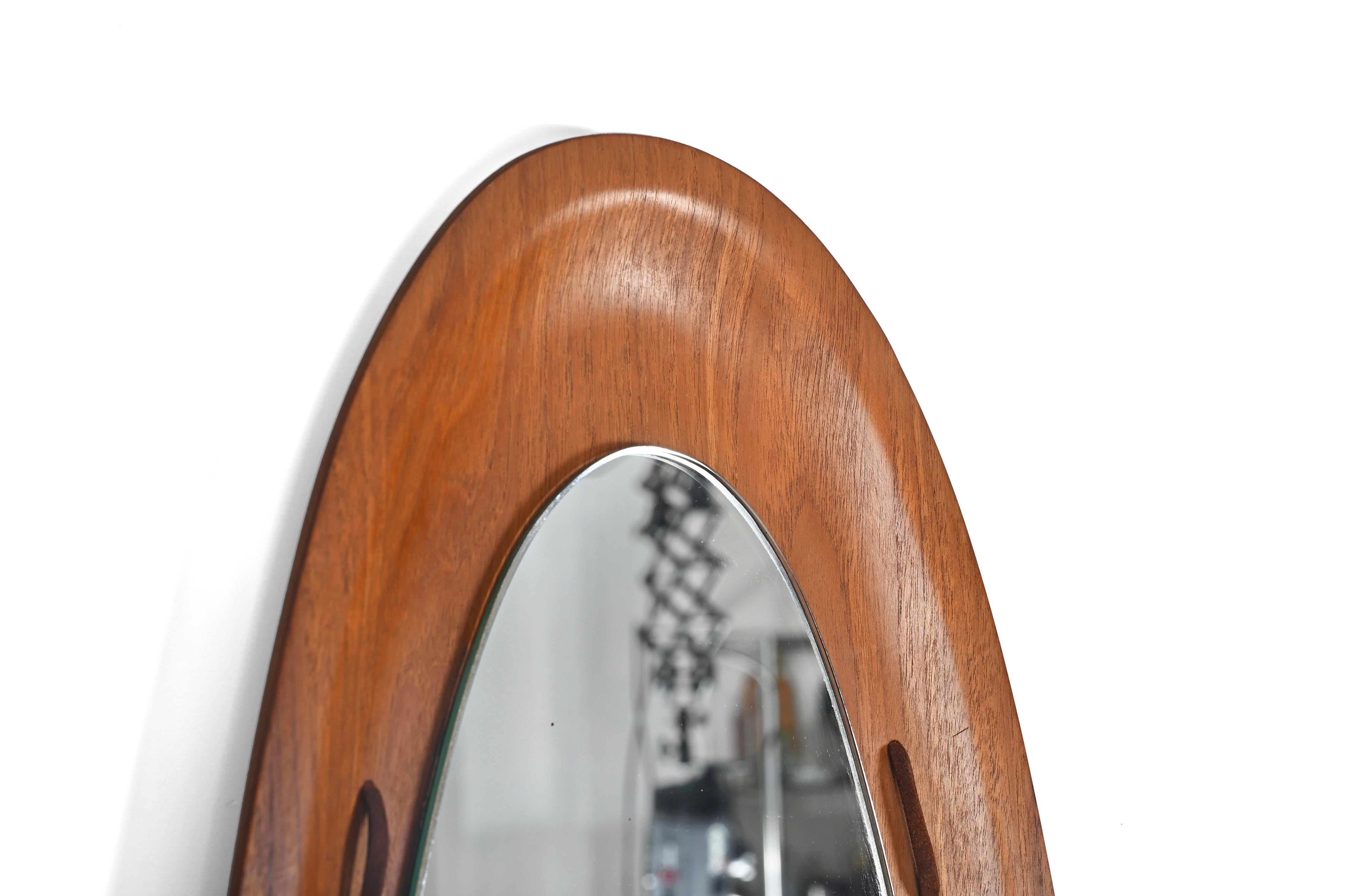 Mid-Century Campo & Graffi Curved Teak Wood Oval Wall Mirror, Italy, 1960s For Sale 7