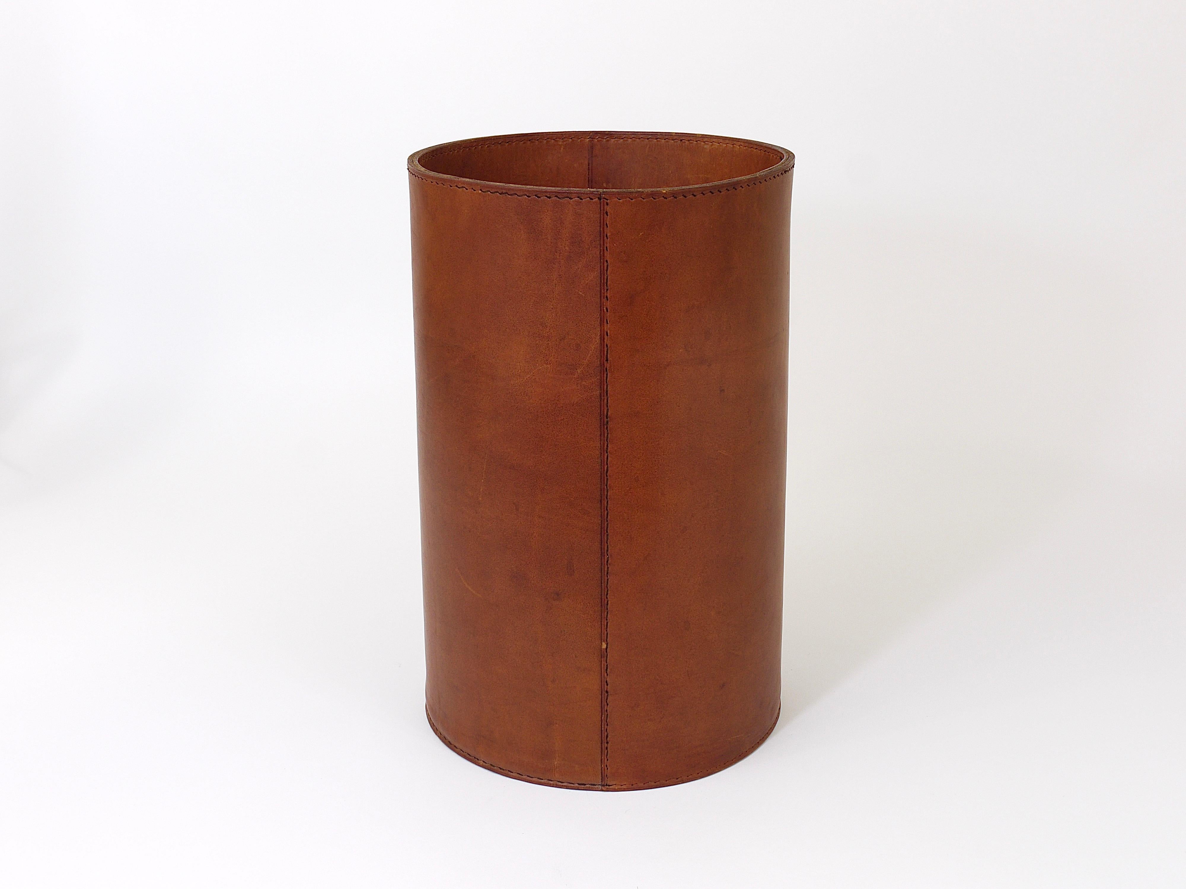 Midcentury Carl Auböck Brown Tan Leather Wastepaper Basket, Austria, 1950s In Good Condition In Vienna, AT