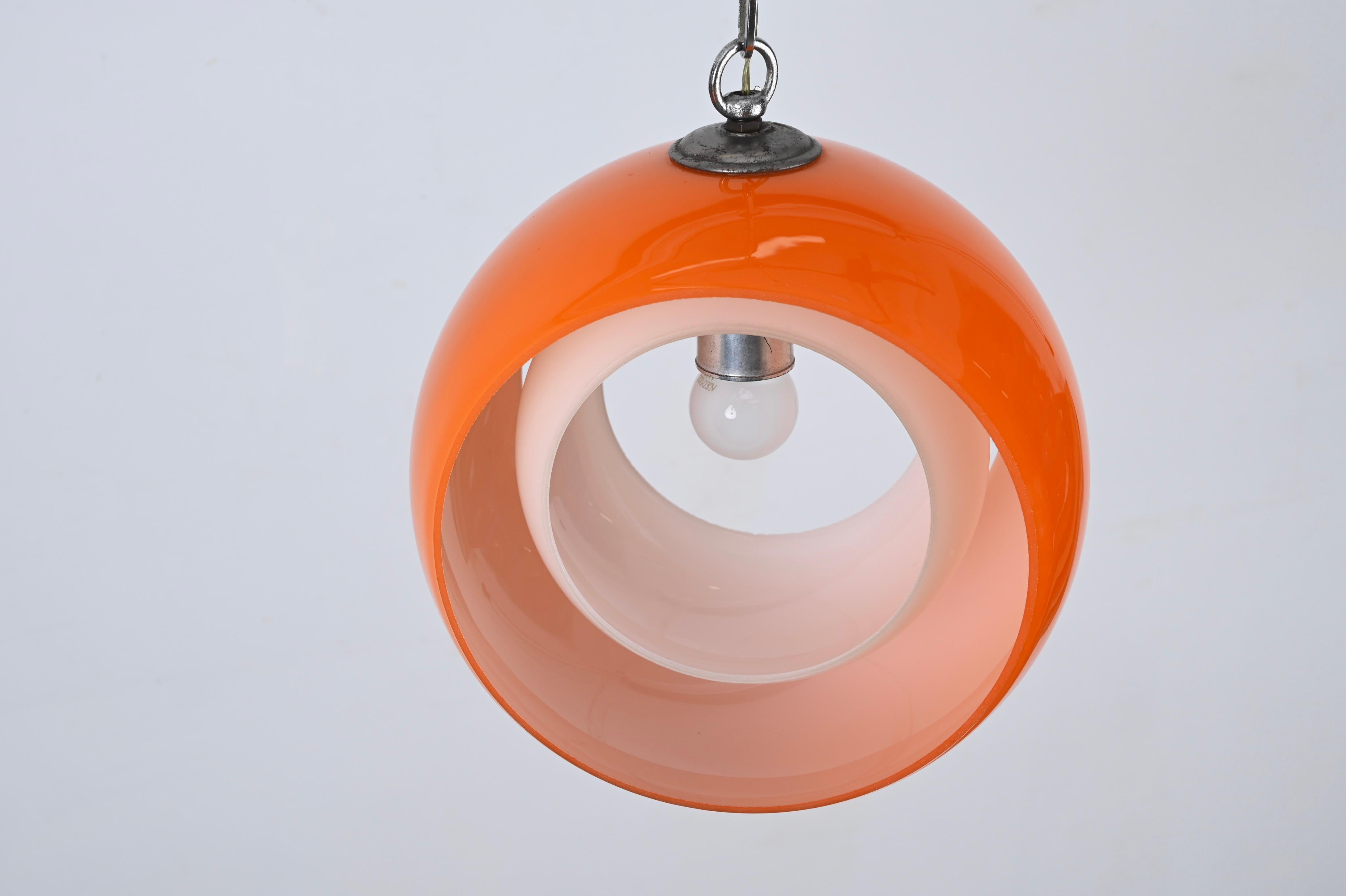 Lampe « Eclipse » en verre de Murano orange de Nason pour Mazzega, Italie, années 1960 en vente 3