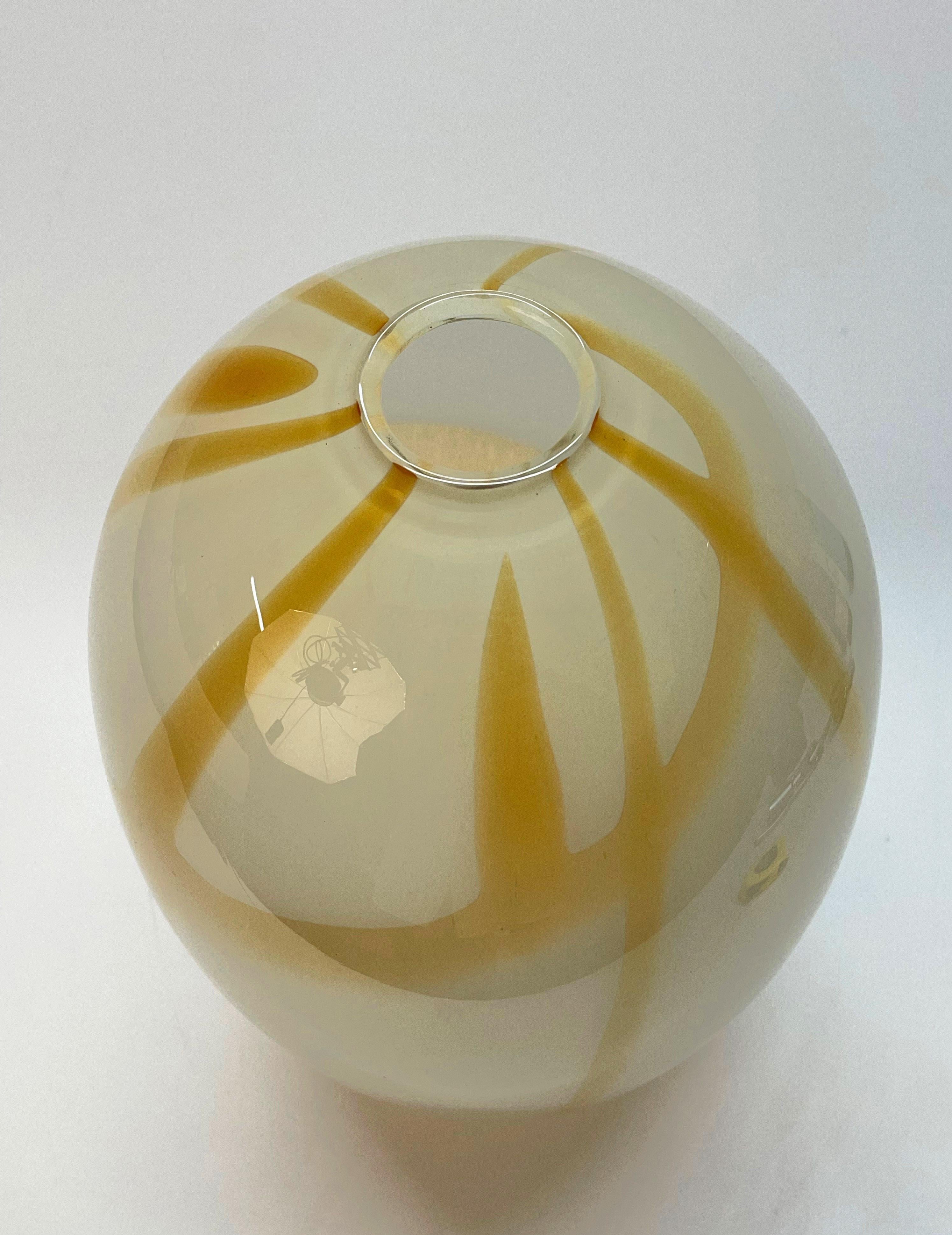 Midcentury Carlo Scarpa Light Beige Murano Glass Italian Vase for Venini, 1960s 6