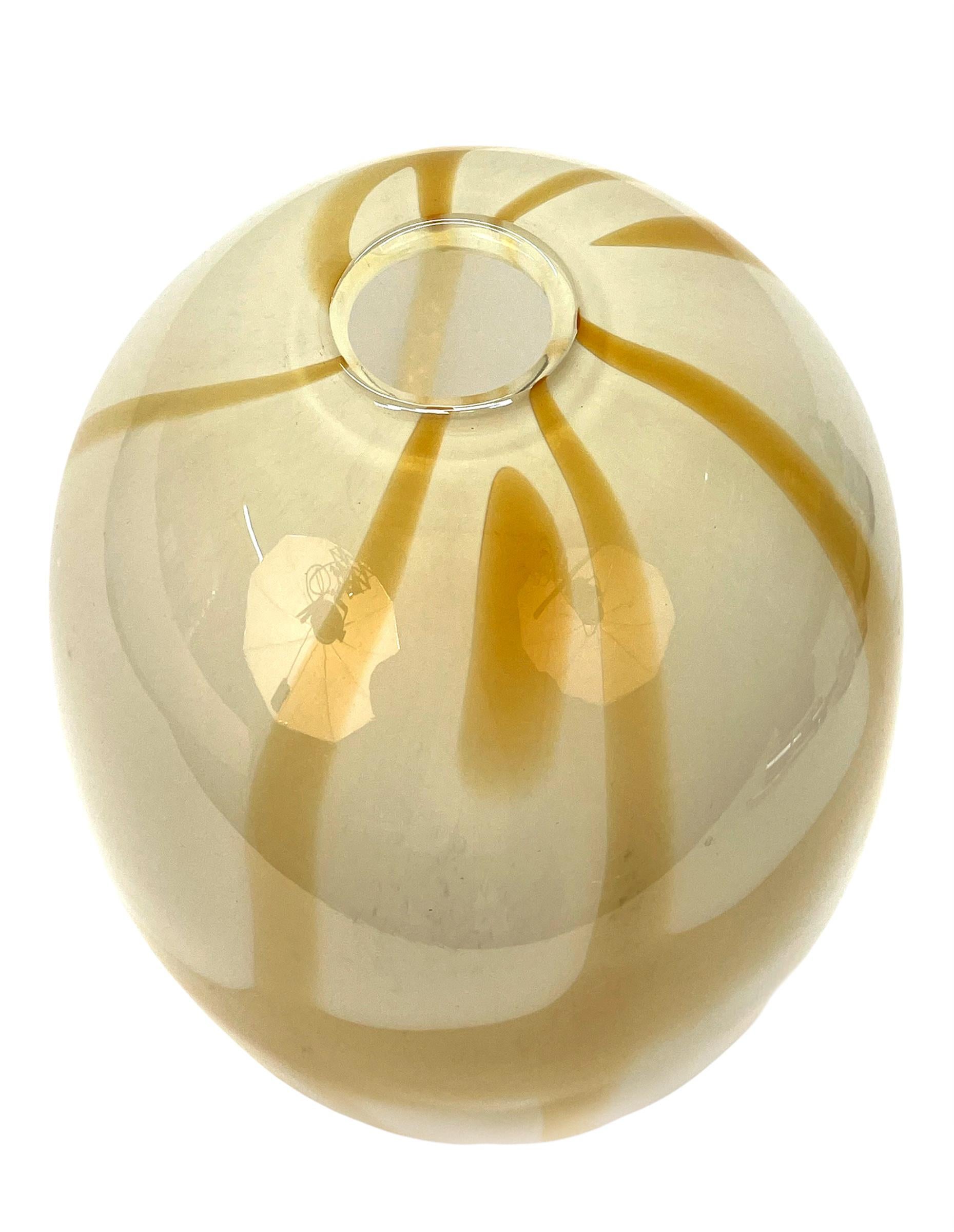 Midcentury Carlo Scarpa Light Beige Murano Glass Italian Vase for Venini, 1960s 7