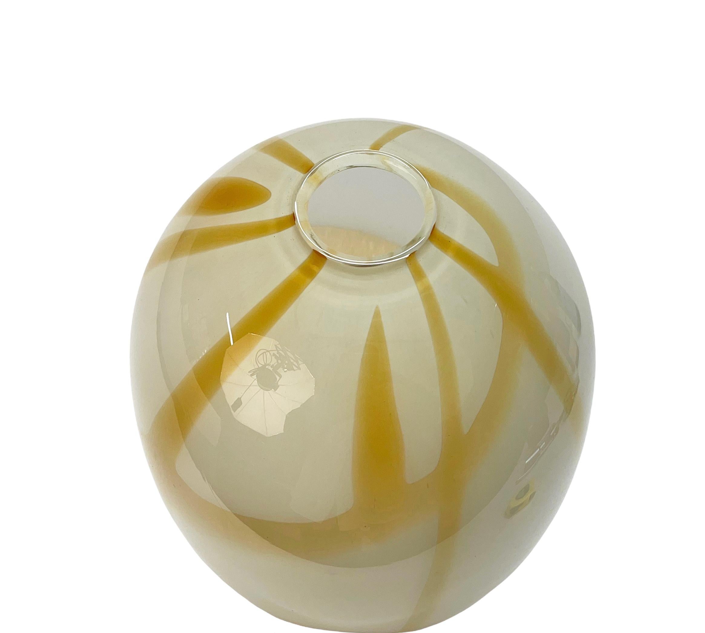 Midcentury Carlo Scarpa Light Beige Murano Glass Italian Vase for Venini, 1960s 10