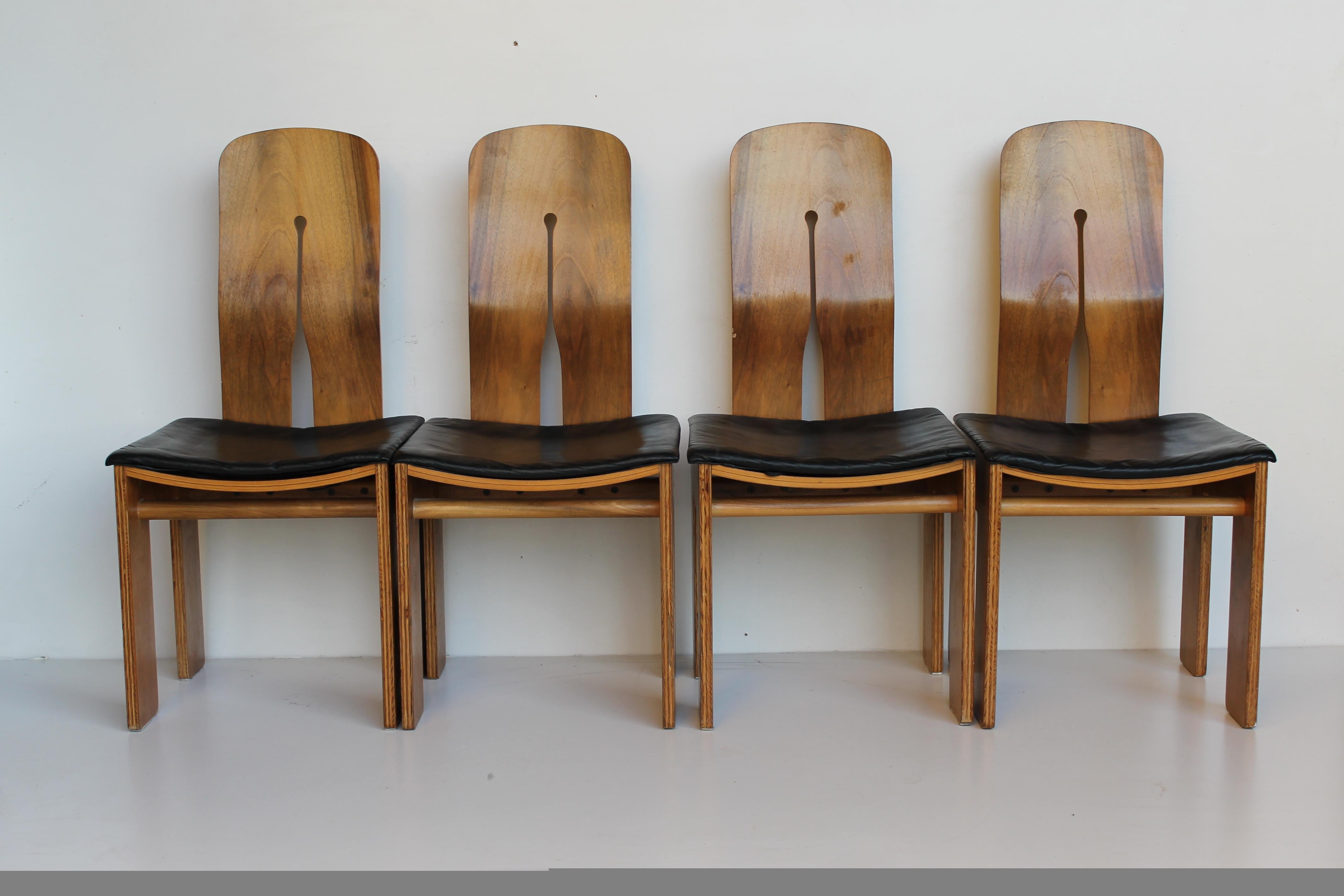 Mid-Century Modern Midcentury Carlo Scarpa Walnut and Black Leather Chairs for Bernini, Italy, 1977