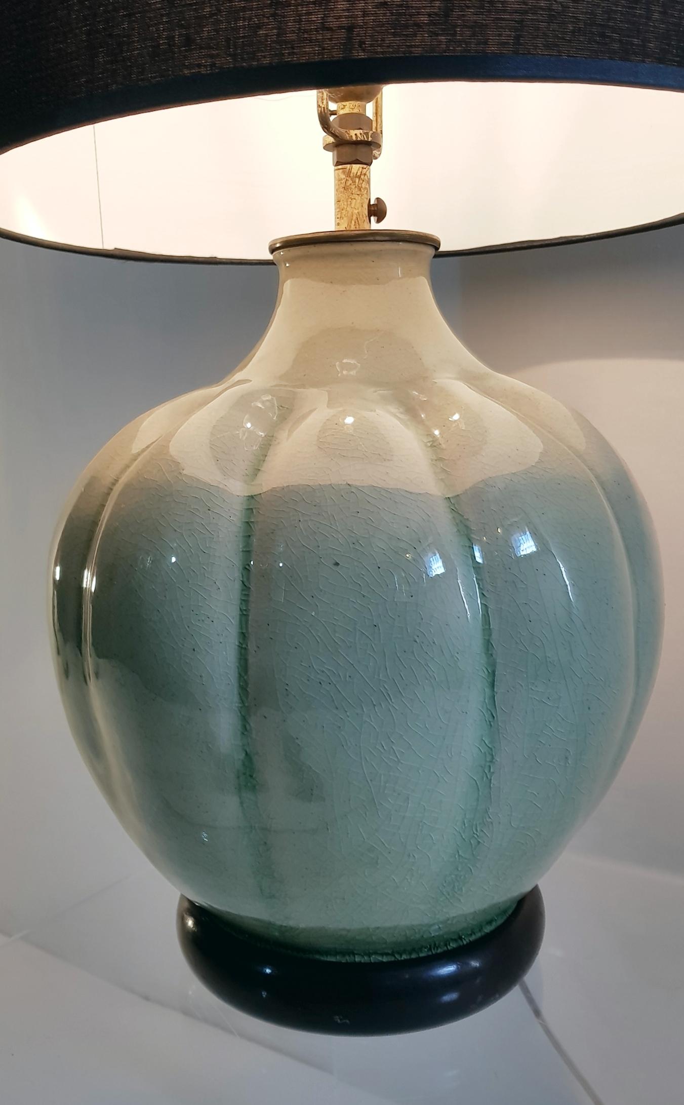 Mid-Century-Tischlampe in Celadongrün, hergestellt in Italien im Zustand „Hervorragend“ im Angebot in Albano Laziale, Rome/Lazio
