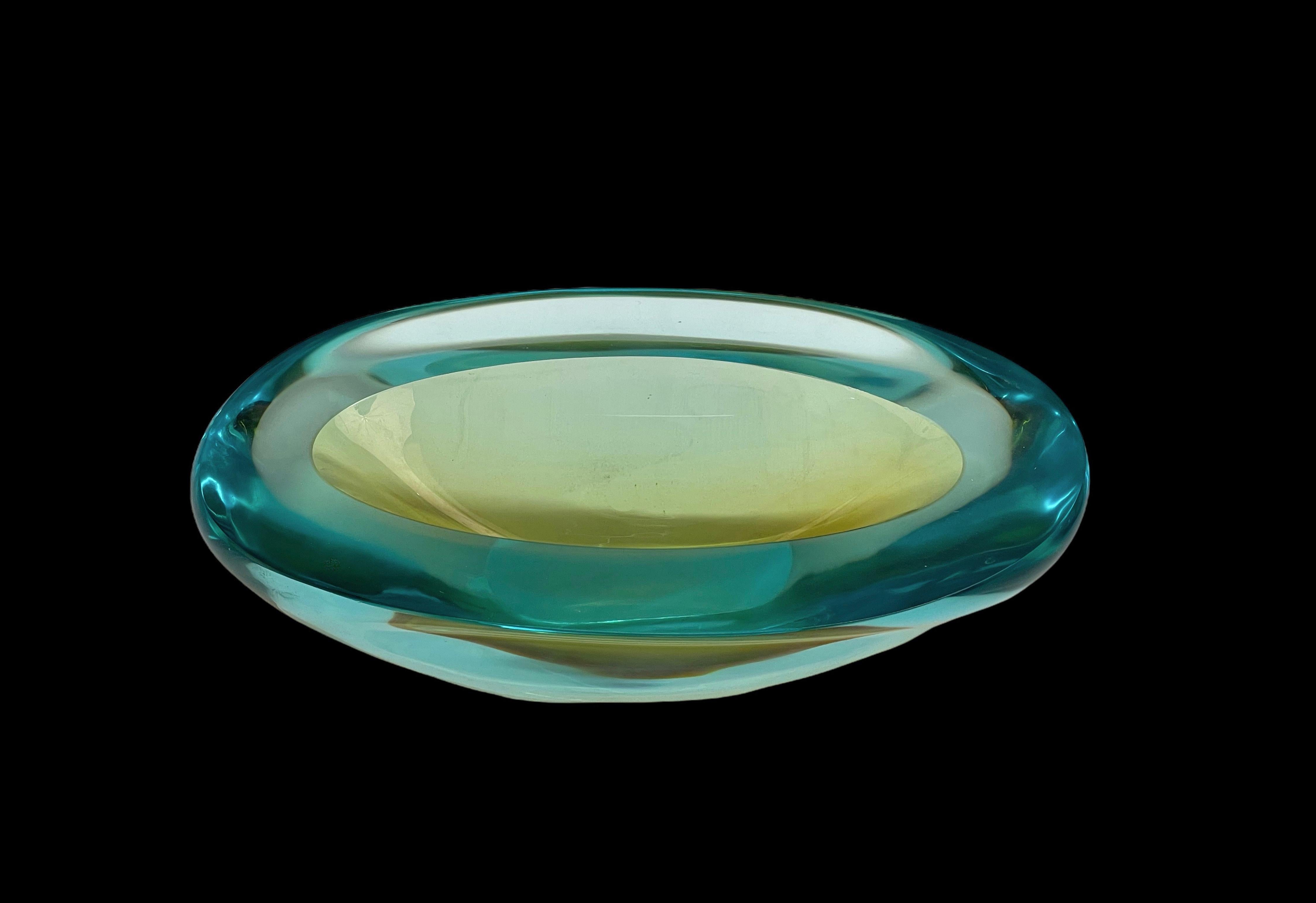 Glasschale „Sommerso“ aus Cenedese-Aquamarin und Bernstein aus der Mitte des Jahrhunderts, 1960er Jahre im Angebot 1