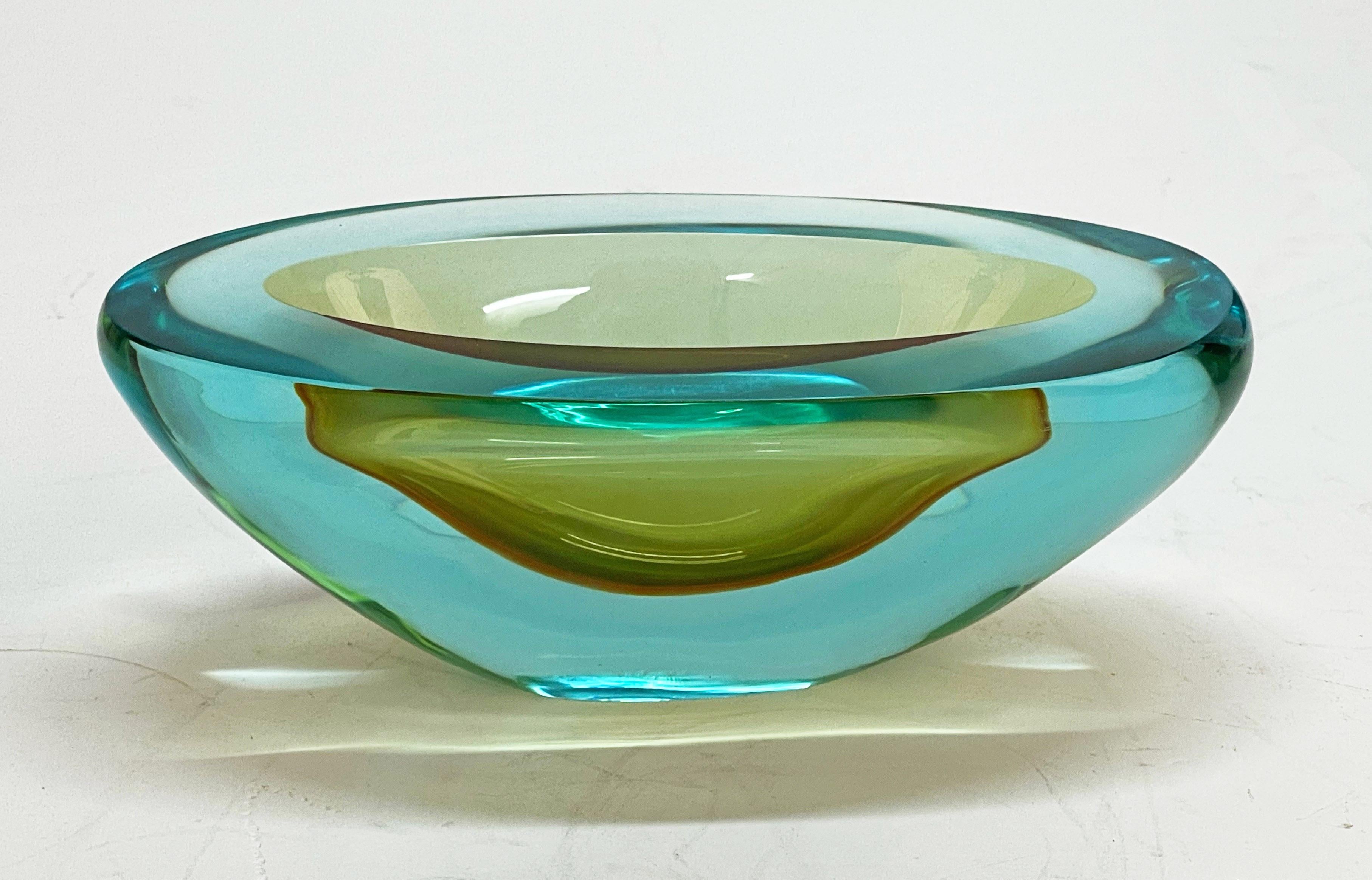 Glasschale „Sommerso“ aus Cenedese-Aquamarin und Bernstein aus der Mitte des Jahrhunderts, 1960er Jahre im Angebot 2