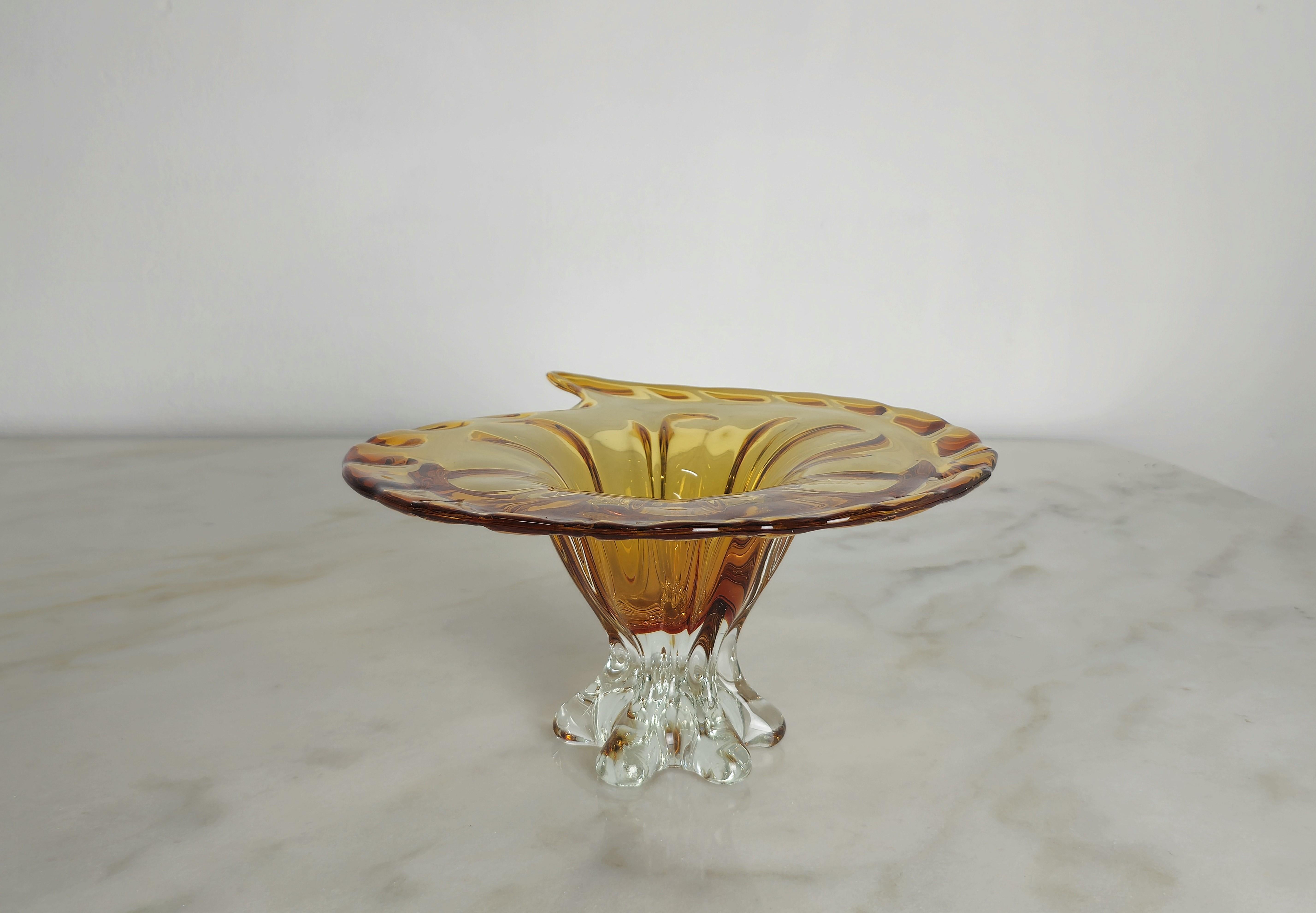 Centre de table du milieu du siècle dernier en verre de Murano caramel, design italien transparent des années 1970 en vente 1