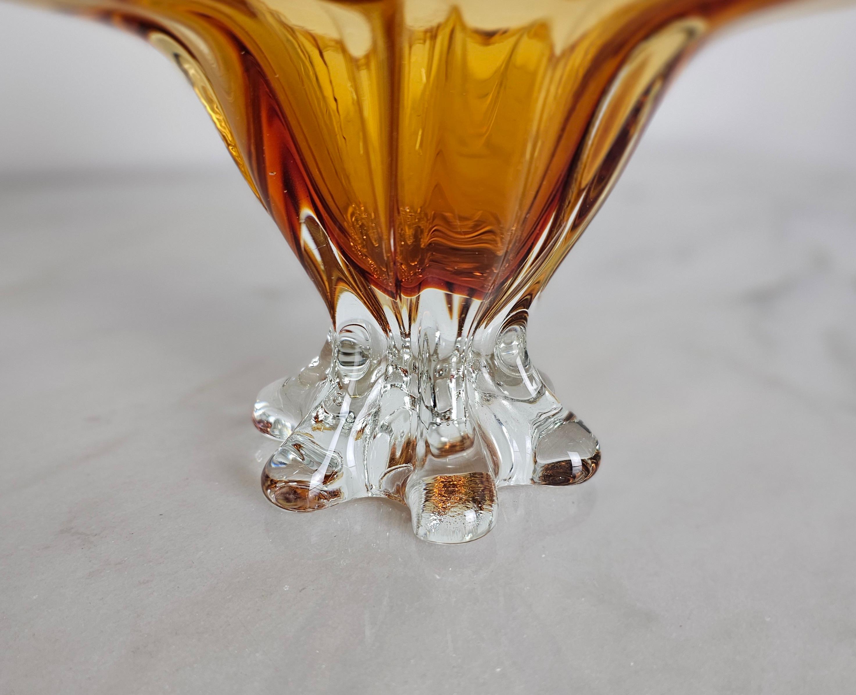 Centre de table du milieu du siècle dernier en verre de Murano caramel, design italien transparent des années 1970 en vente 3