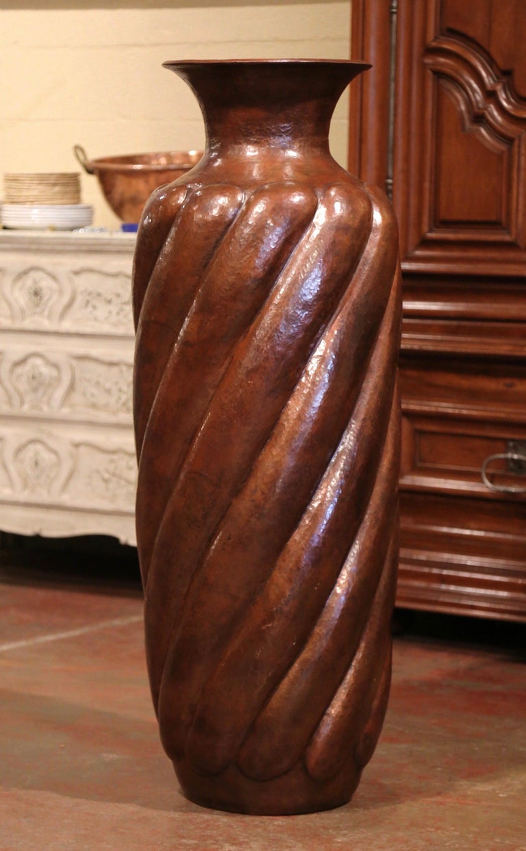 Midcentury Century Tall Mexican Hammered Copper Floor Vase at 1stDibs