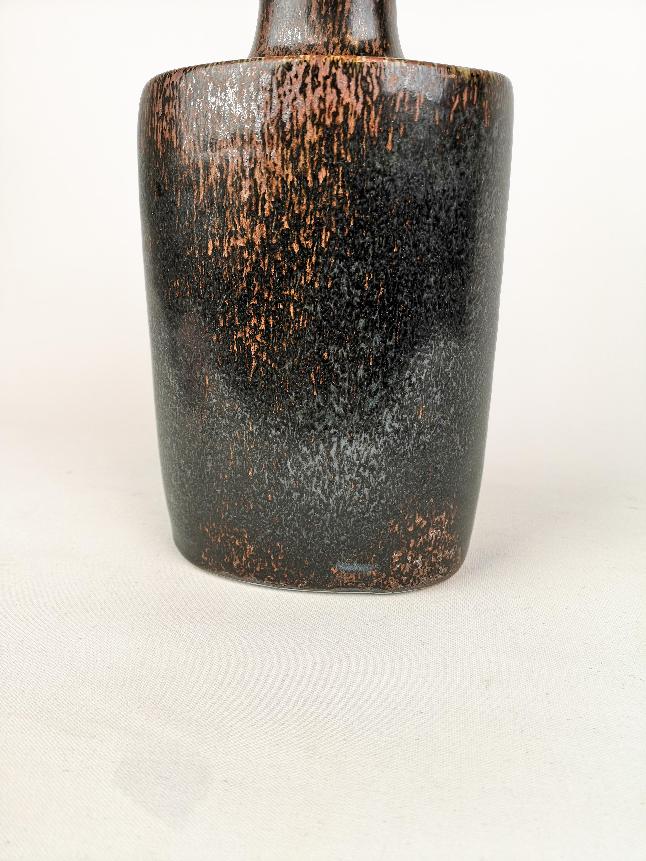Keramikflasche aus der Jahrhundertmitte Stig Lindberg Gustavsberg:: 1970er Jahre (Ende des 20. Jahrhunderts) im Angebot