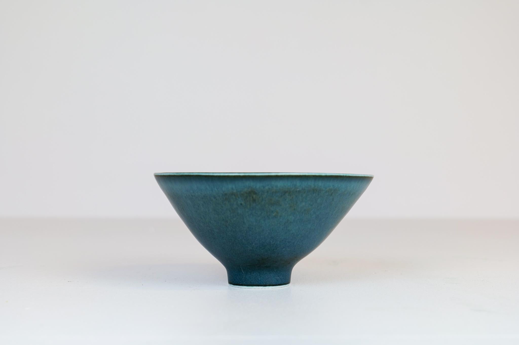 Swedish Midcentury Ceramic Bowl Rörstrand Carl Harry Stålhane, Sweden, 1950s For Sale