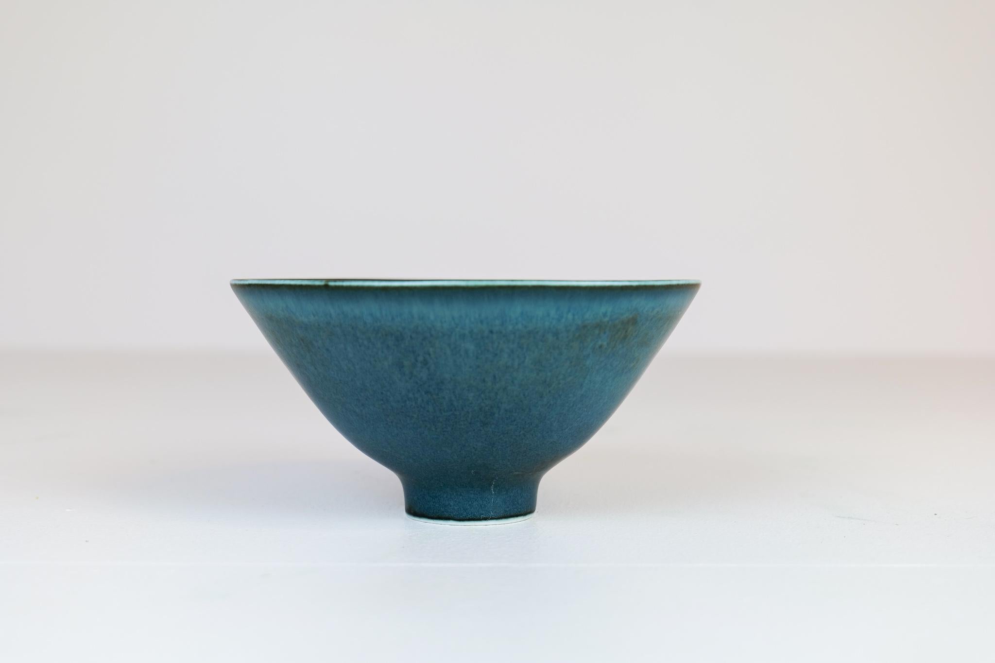 Midcentury Ceramic Bowl Rörstrand Carl Harry Stålhane, Sweden, 1950s In Good Condition For Sale In Hillringsberg, SE